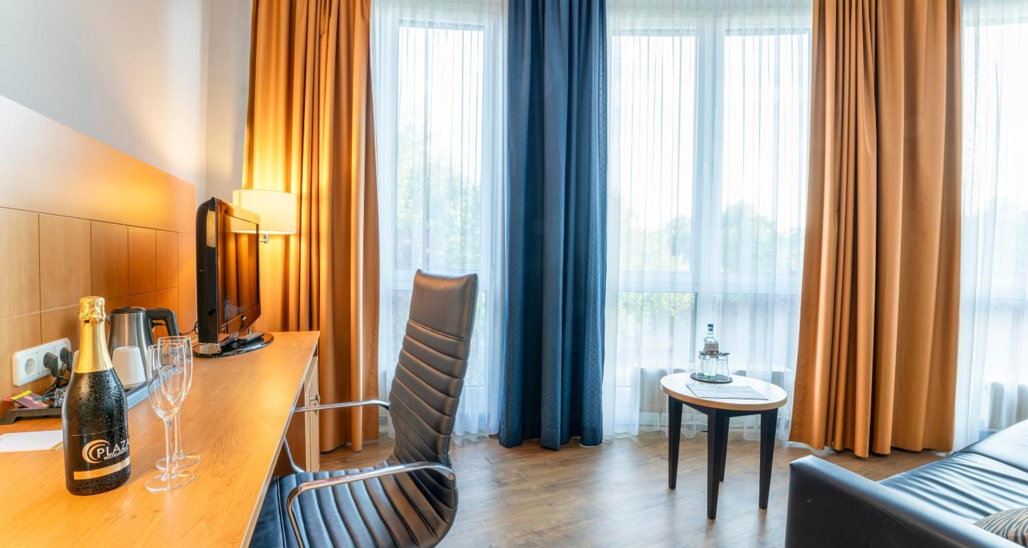 Plaza Premium Hotel Kolonia