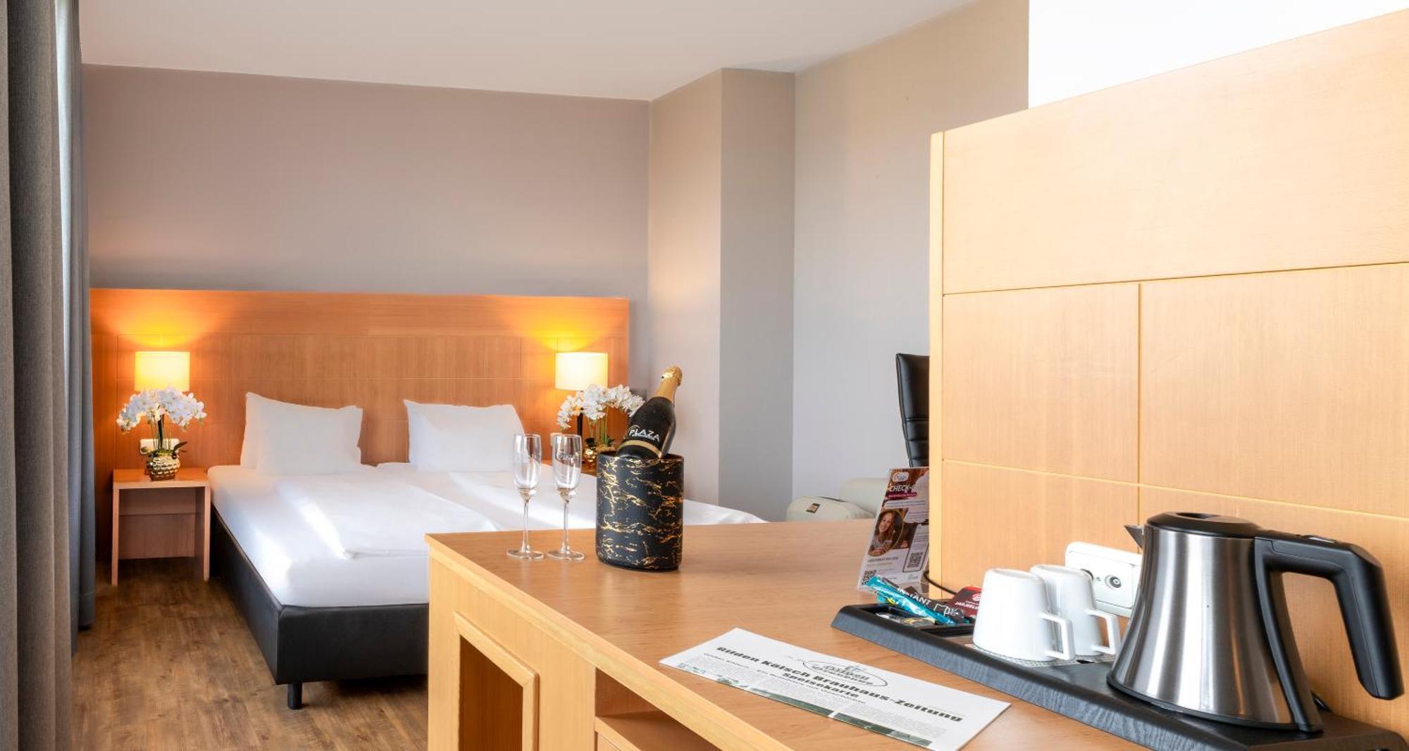 Plaza Premium Kolonia