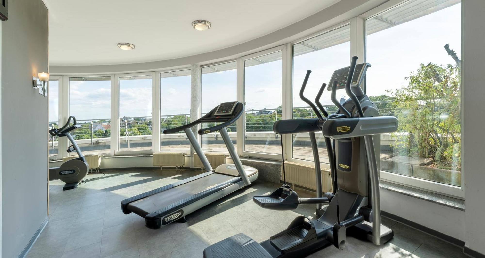 Plaza Premium Hotel Kolonia