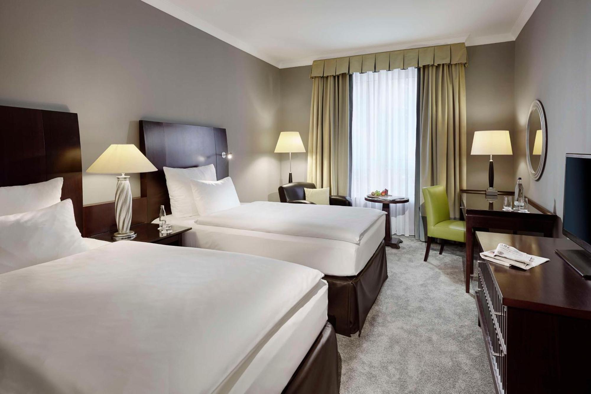 Lindner Plaza 4*