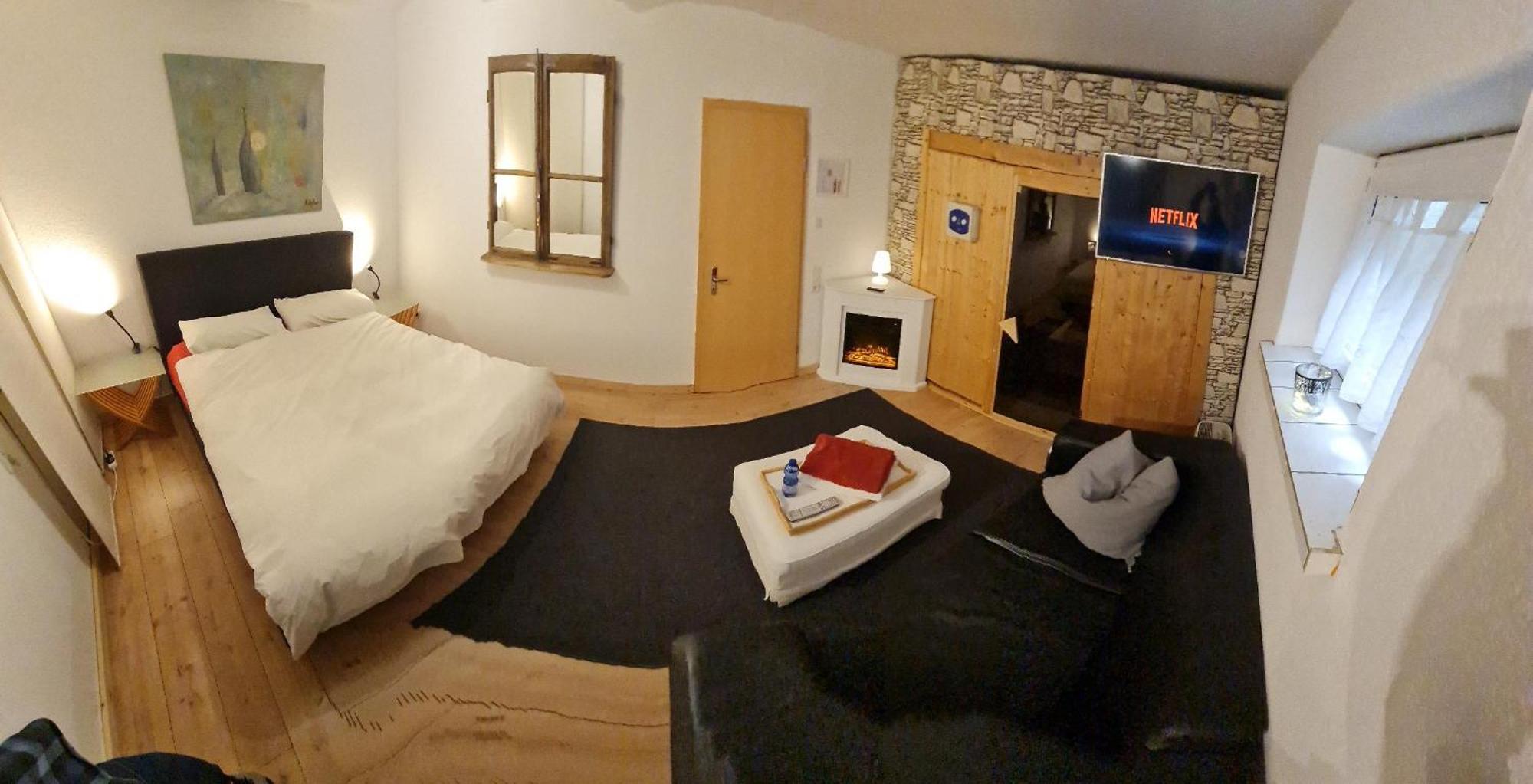 Bed & Breakfast Schoenste Lage Am Rhein In Unmittelbarer Stadtnaehe,