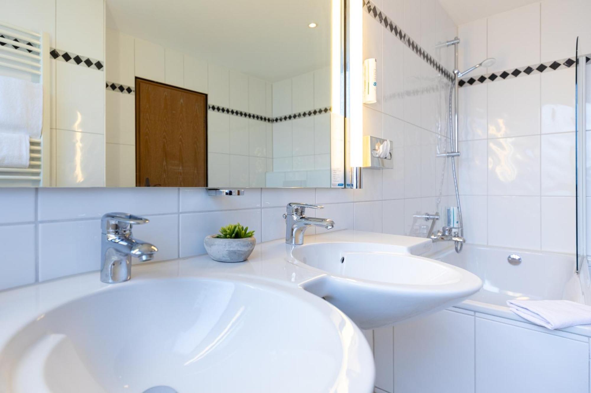 Select Silence Garden 4* Keulen