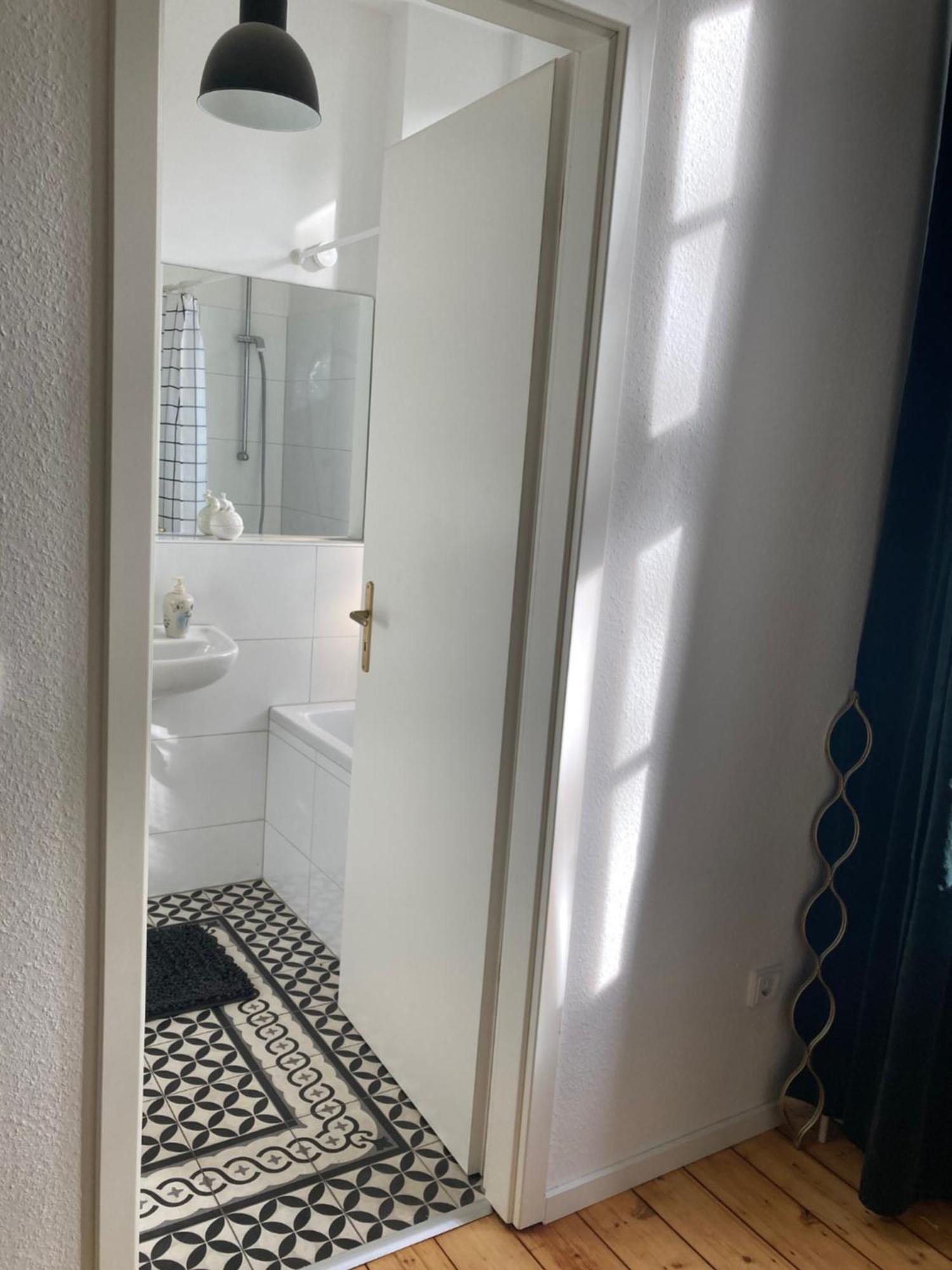 3 Zimmer-lounge In Suelz Mit Kueche, Balkon, 2 Baeder, 00320 Cologne