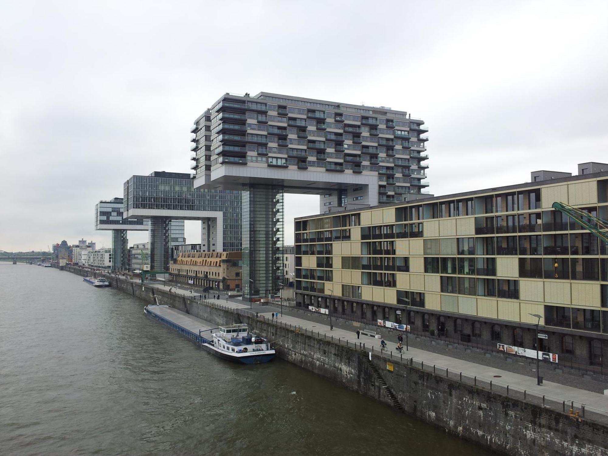 Acomodação com café da manhã  Stayincologne 2*