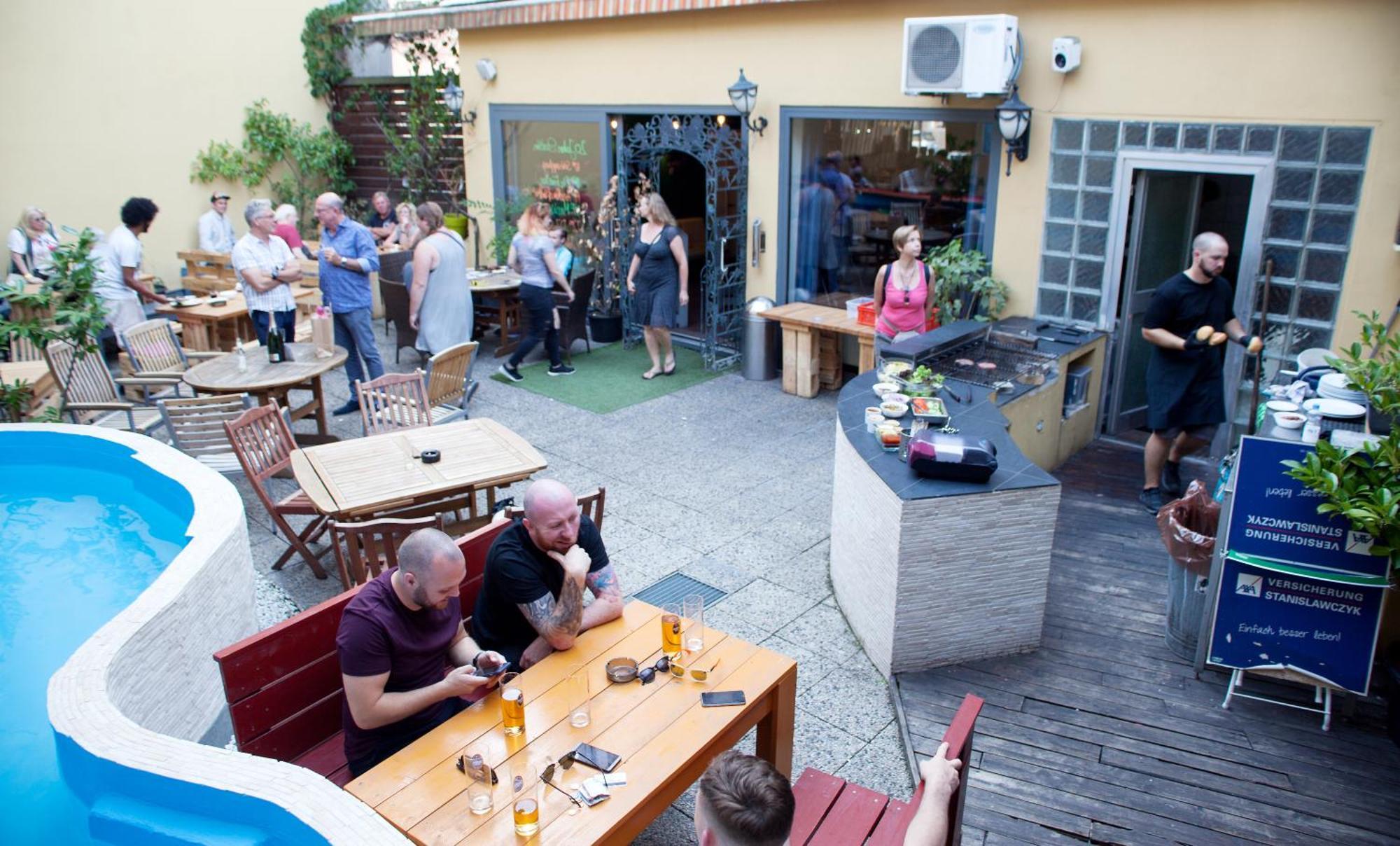 Albergue Station - For Backpackers *
