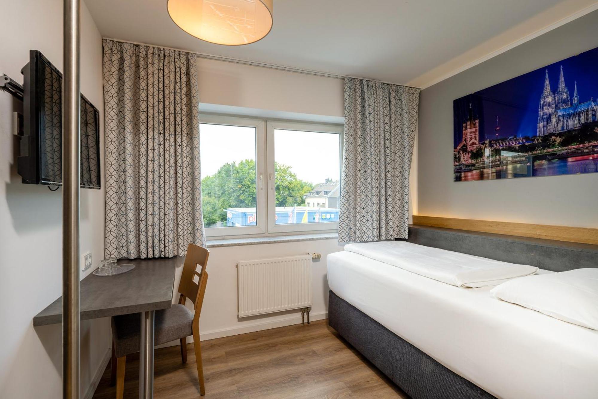Hotel Triton