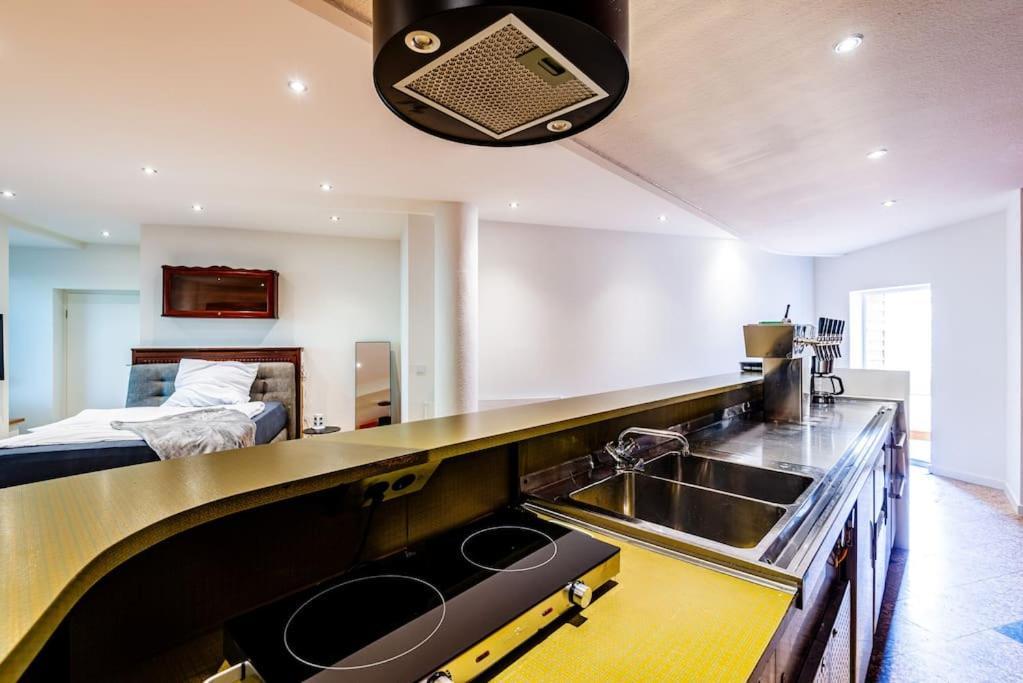 Apartment Wohnen In Ehemaliger Kneipe *