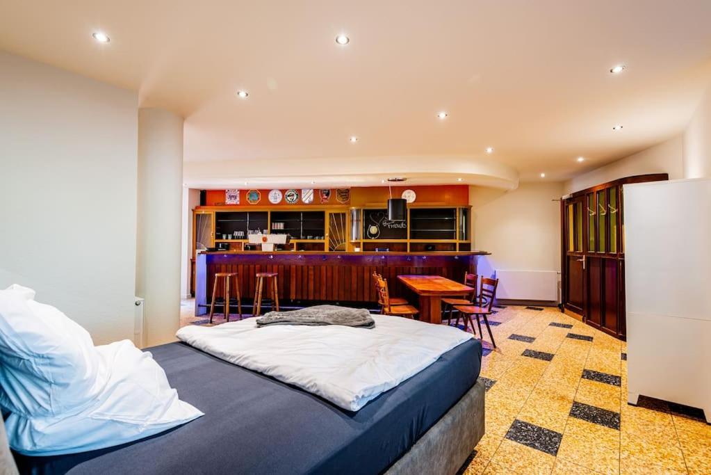 Apartment Wohnen In Ehemaliger Kneipe Cologne