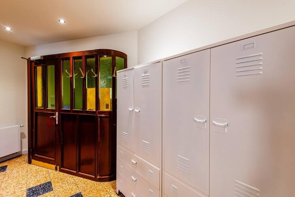 Apartment Wohnen In Ehemaliger Kneipe *