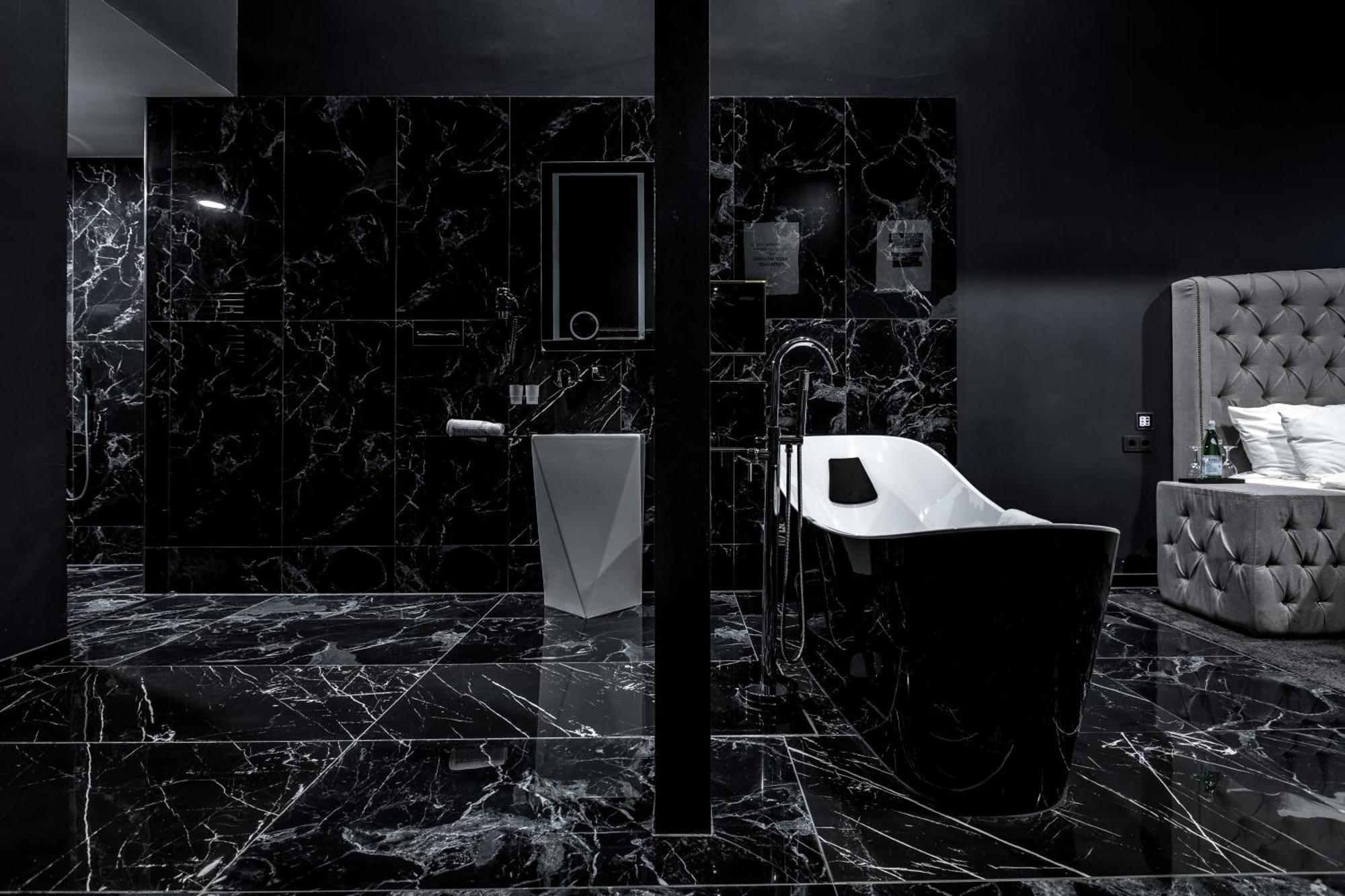Hotel Black Koeln 4*