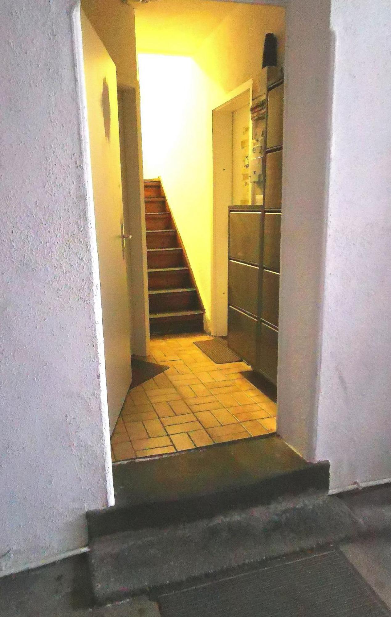 Privat In Zwei-zimmer-wohnung Als 2er Wg *