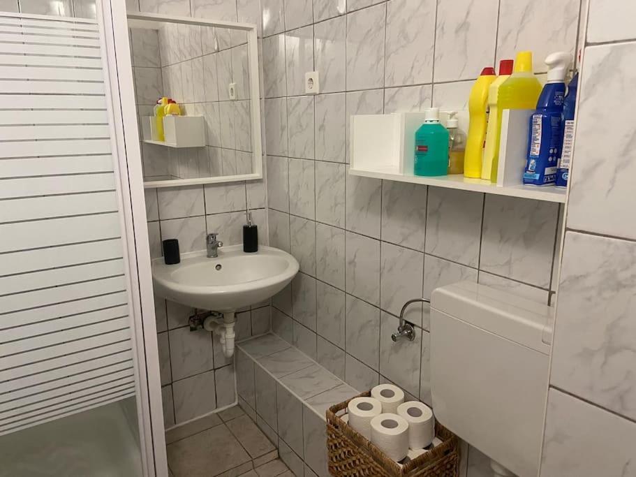 Premium One-bedroom Apartment Cologne