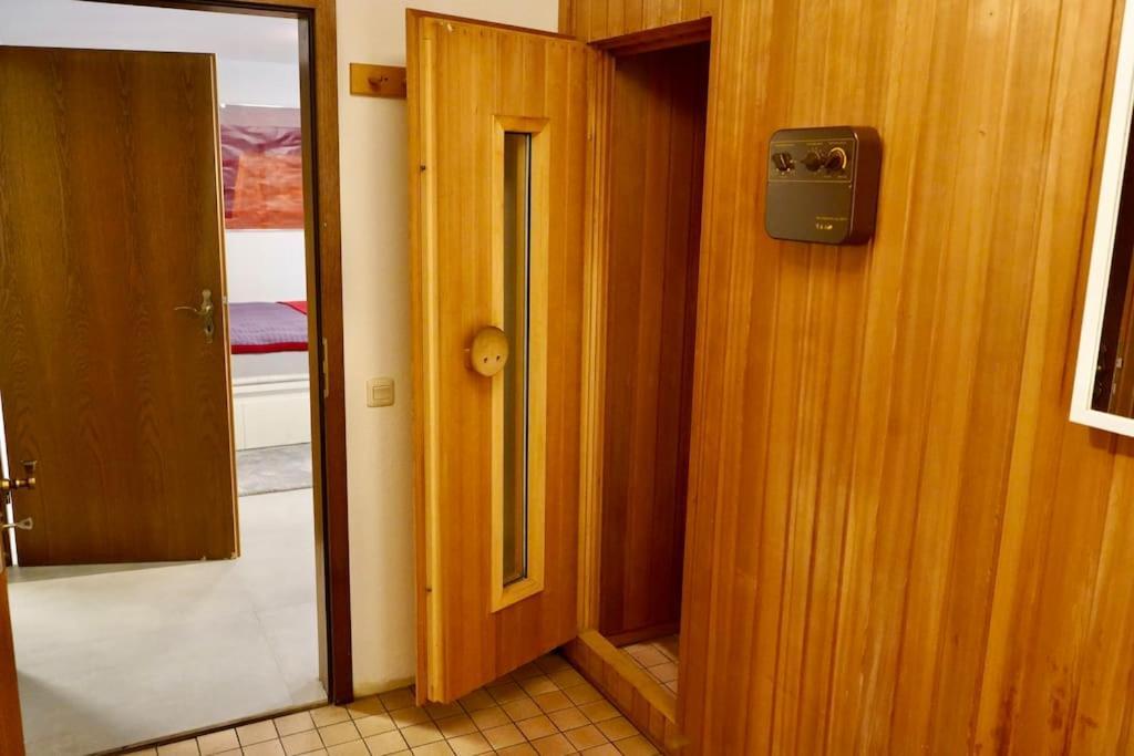 Helle Kellerwohnung Im Gruenen Mit Sauna Apartment *