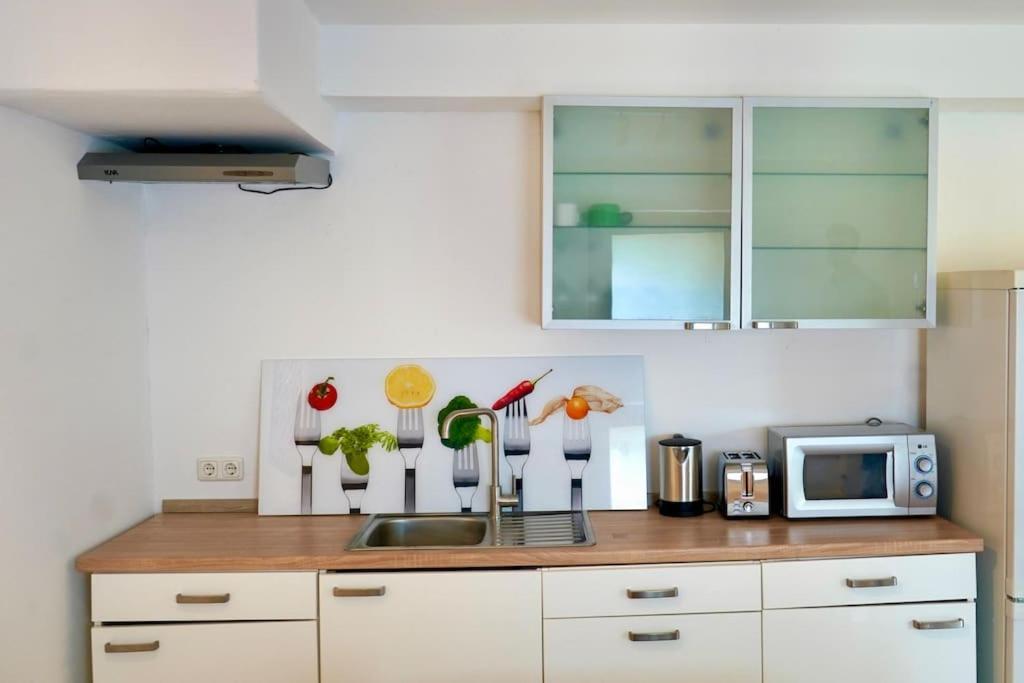 Helle Kellerwohnung Im Gruenen Mit Sauna Apartment *