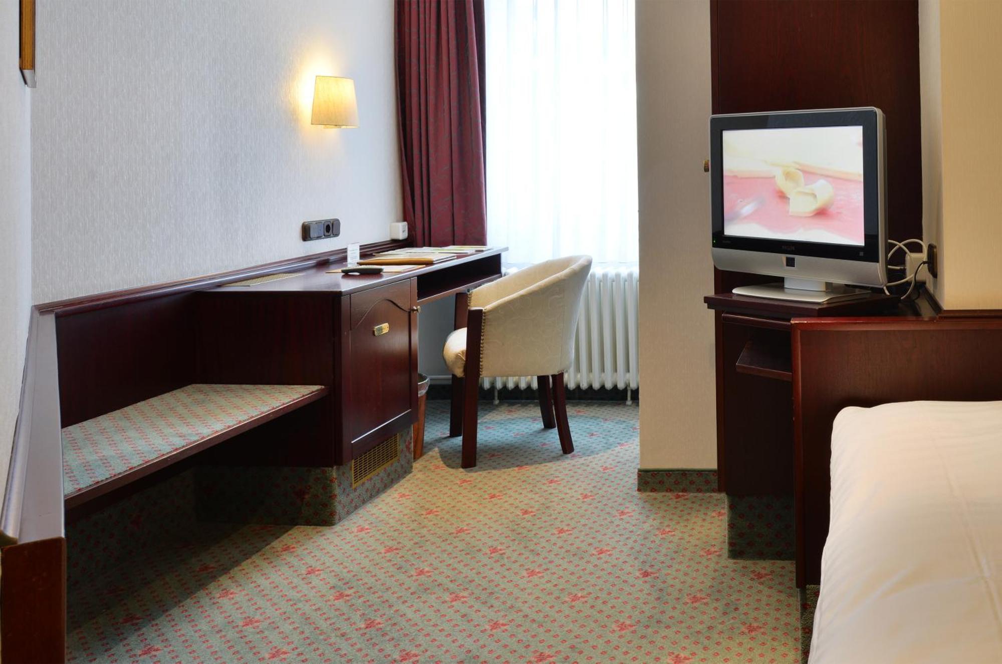 Imperial Hotel 4*