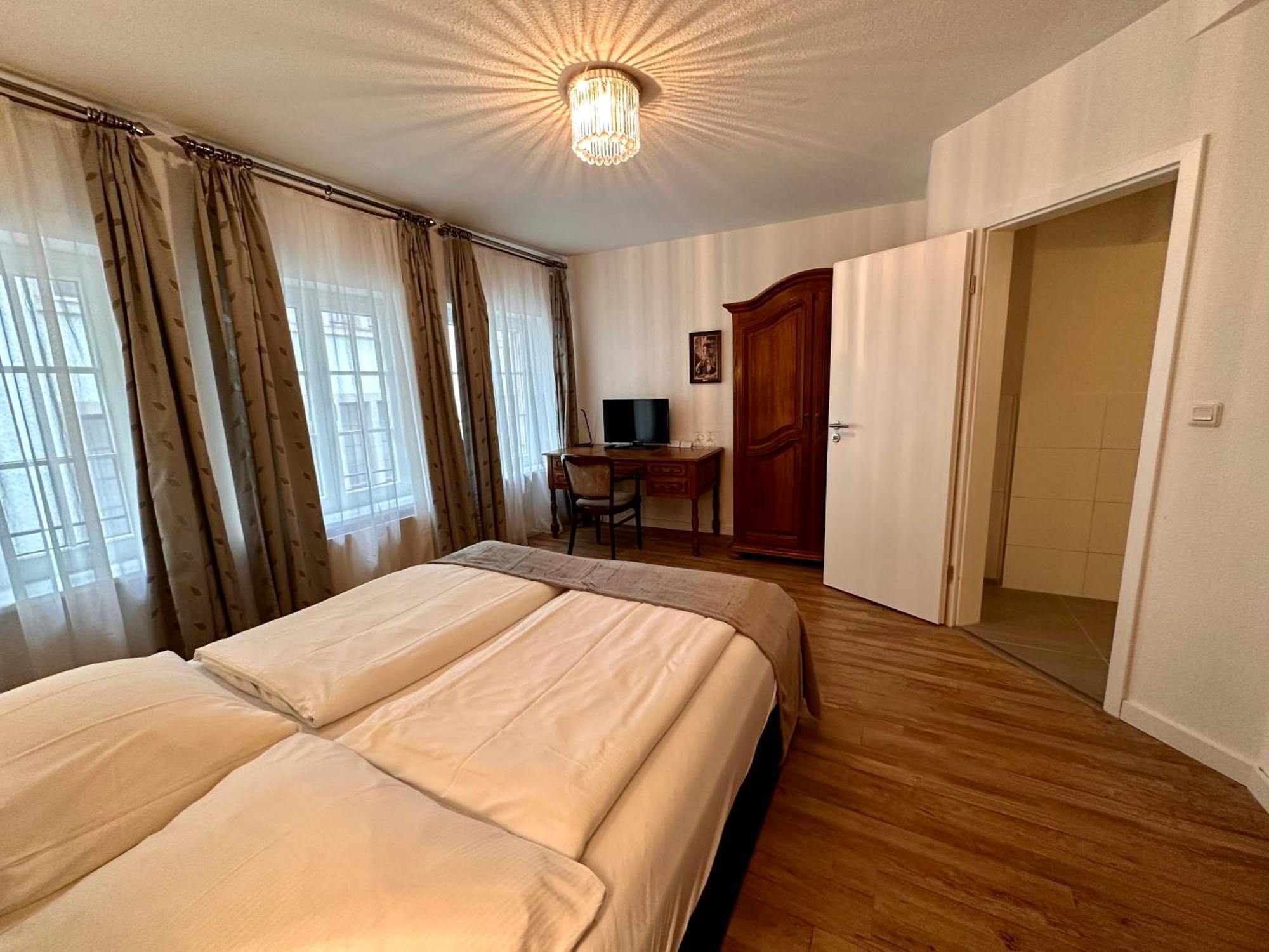 Altstadthotel Hayk Am Rhein Hotel Köln
