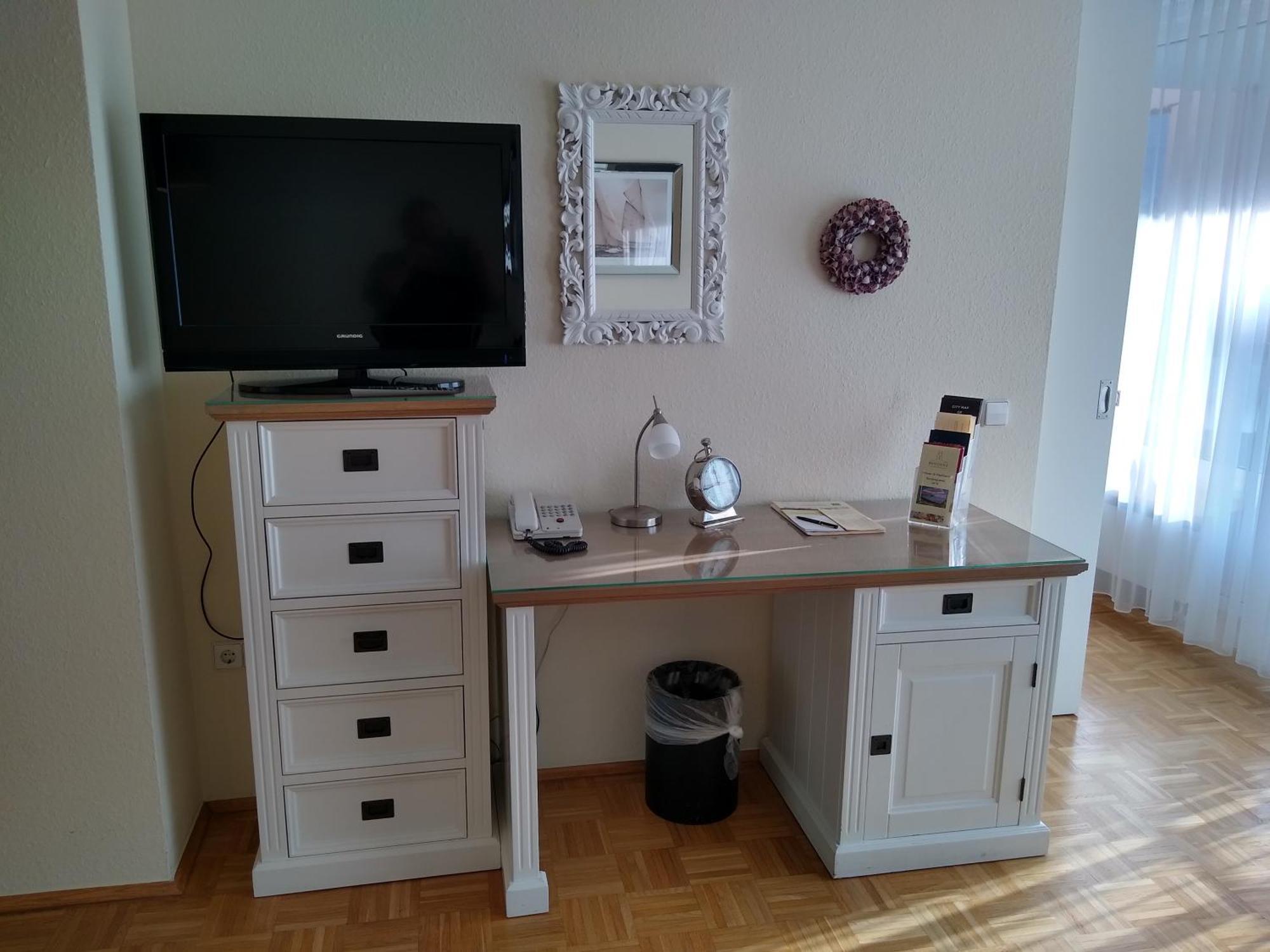 Residenz Am Dom Boardinghouse 4* Colonia