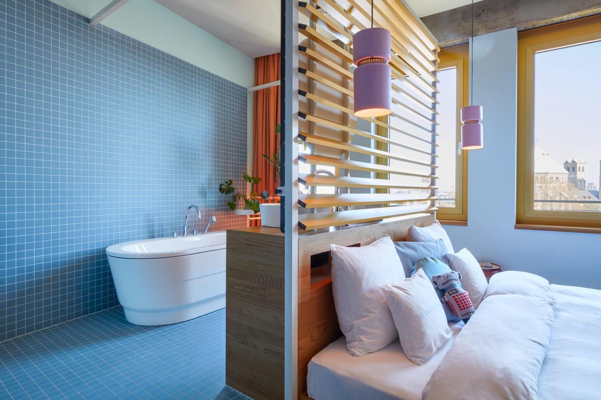 Hotel 25hours The Circle 4*