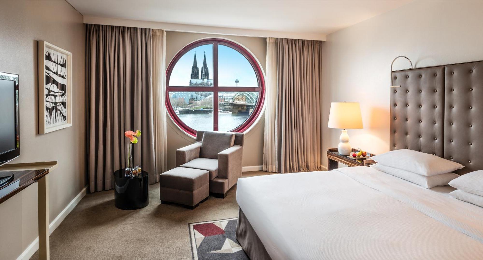Hyatt Regency Hotel 5*