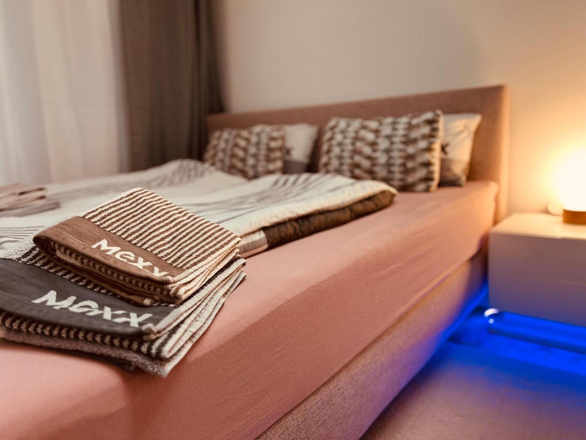 Luxe Living: Opulent Elegance Unleashed Appartement *