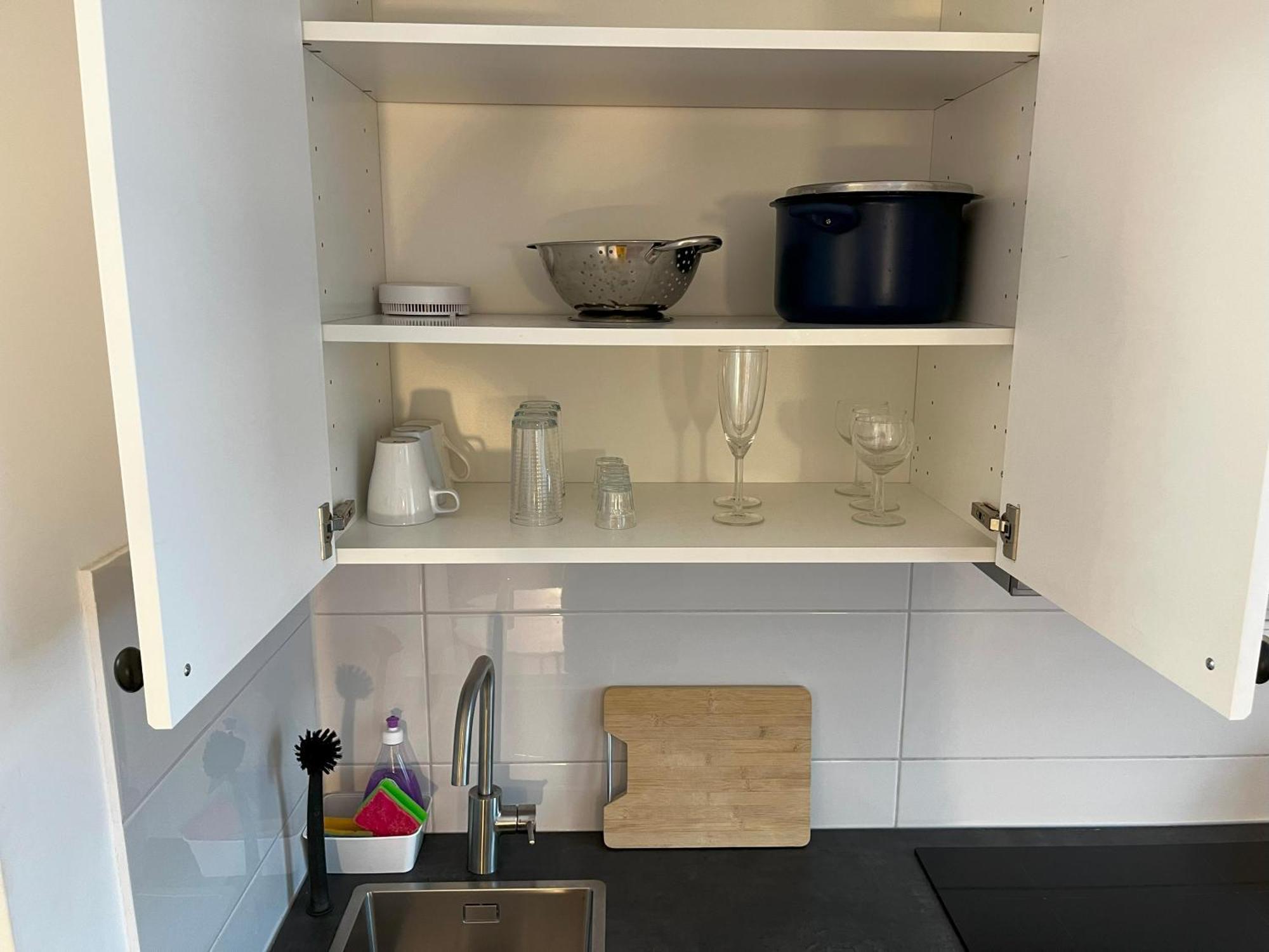 Apartment Stylish In Friesenplatz, Heart Of