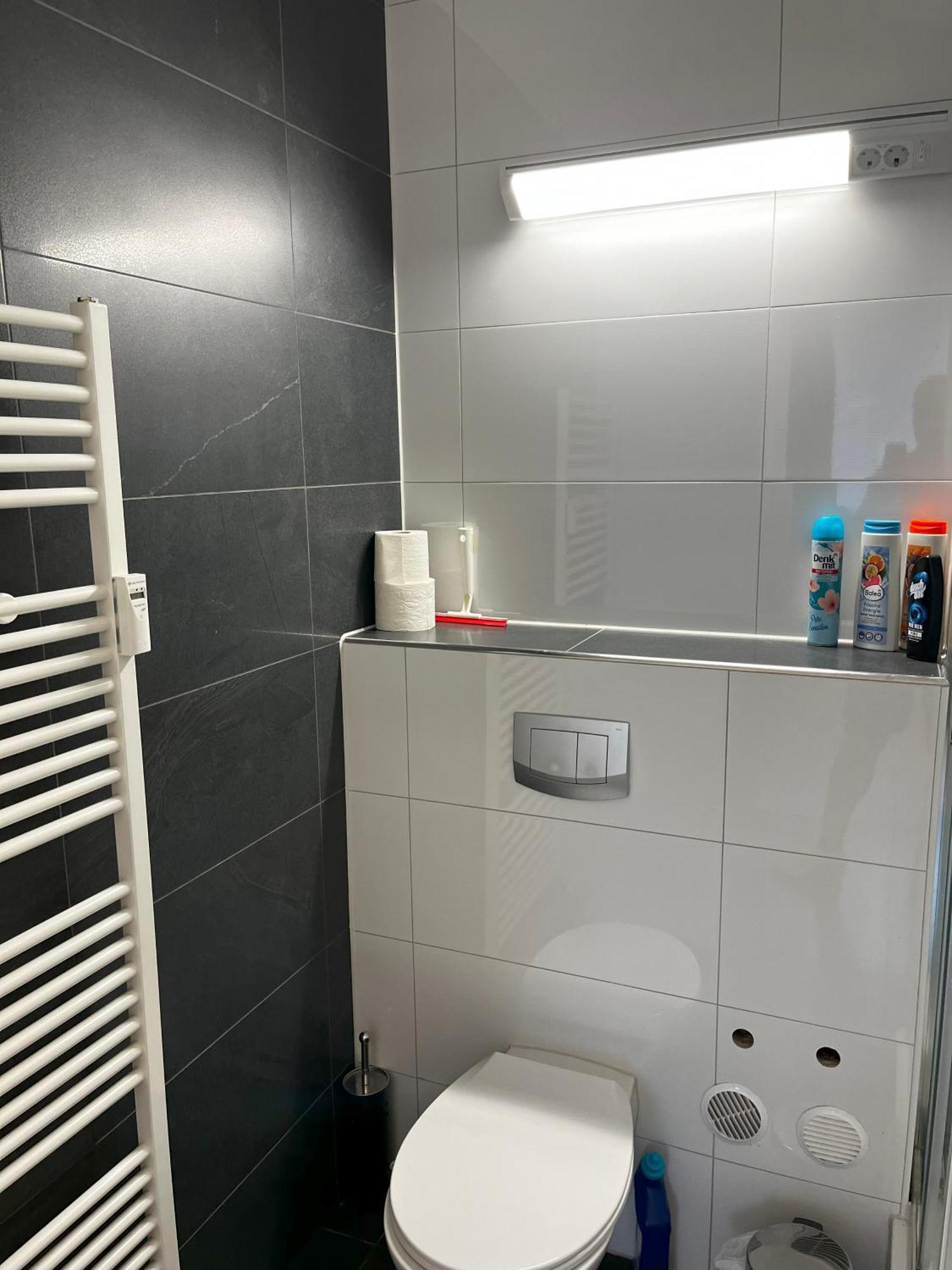 Apartment Stylish In Friesenplatz, Heart Of