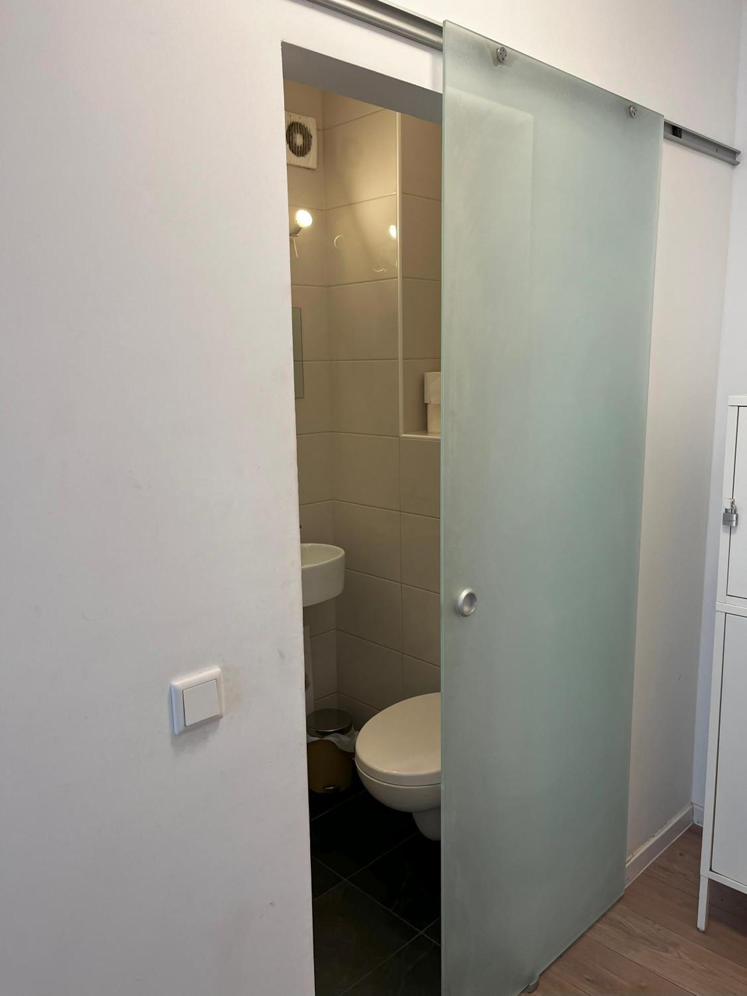 Apartment Stylish In Friesenplatz, Heart Of