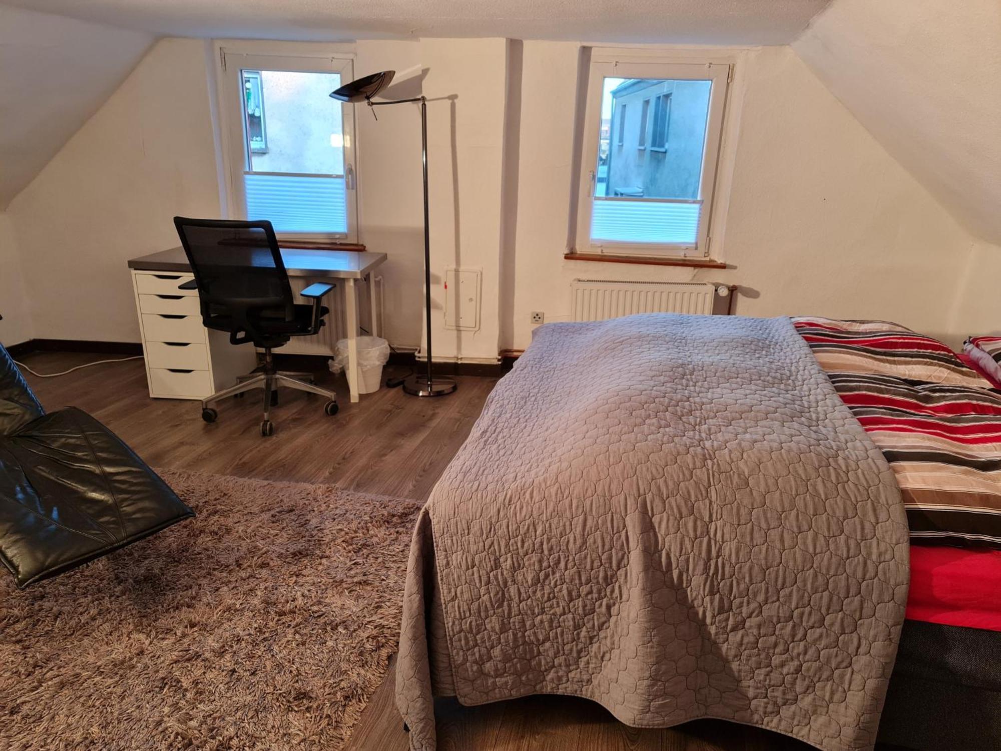 Bed & Breakfast Schoenste Lage Am Rhein In Unmittelbarer Stadtnaehe, Cologne