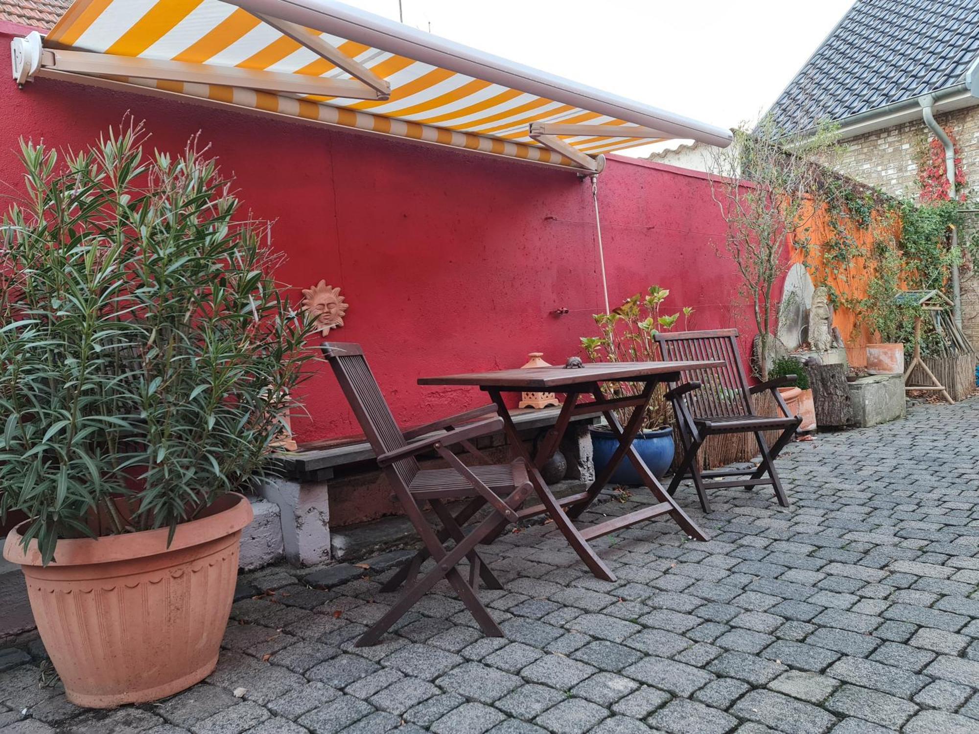 Bed & Breakfast Schoenste Lage Am Rhein In Unmittelbarer Stadtnaehe, Cologne