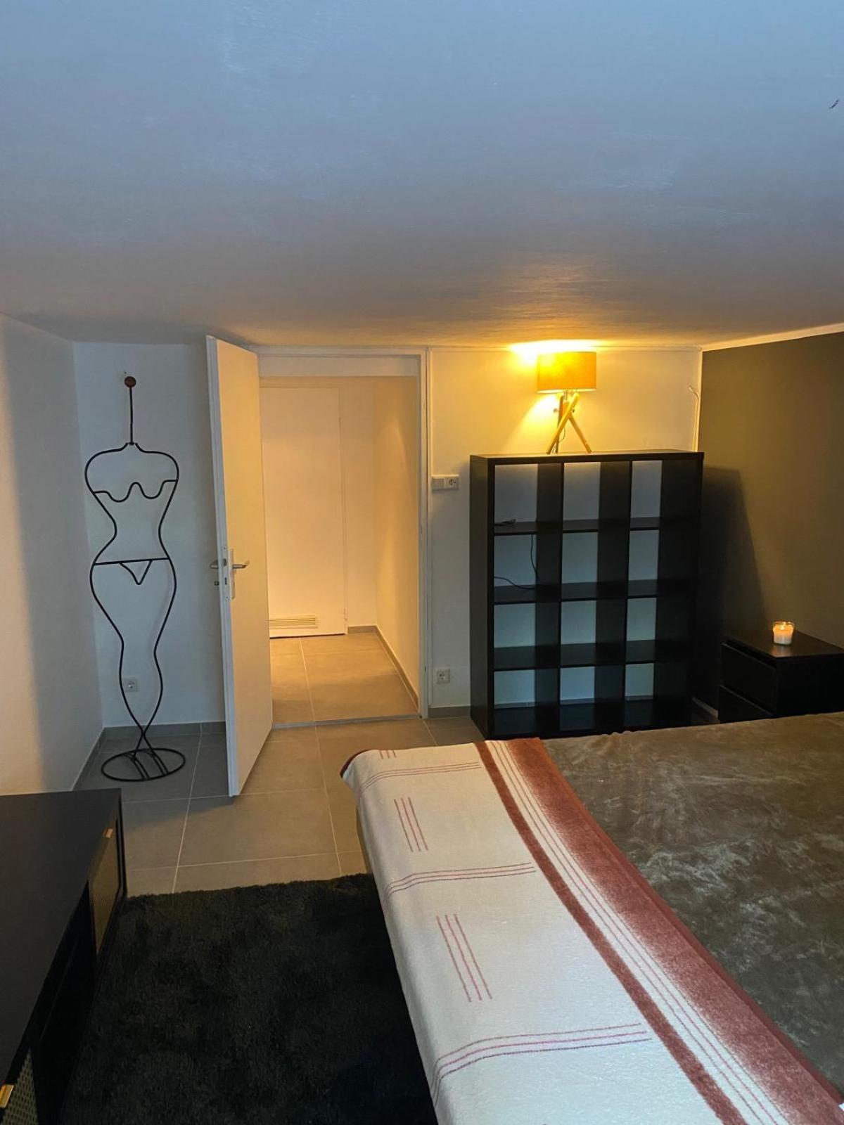 Schoene 2-zimmer In Sehr Guter Lage Cologne