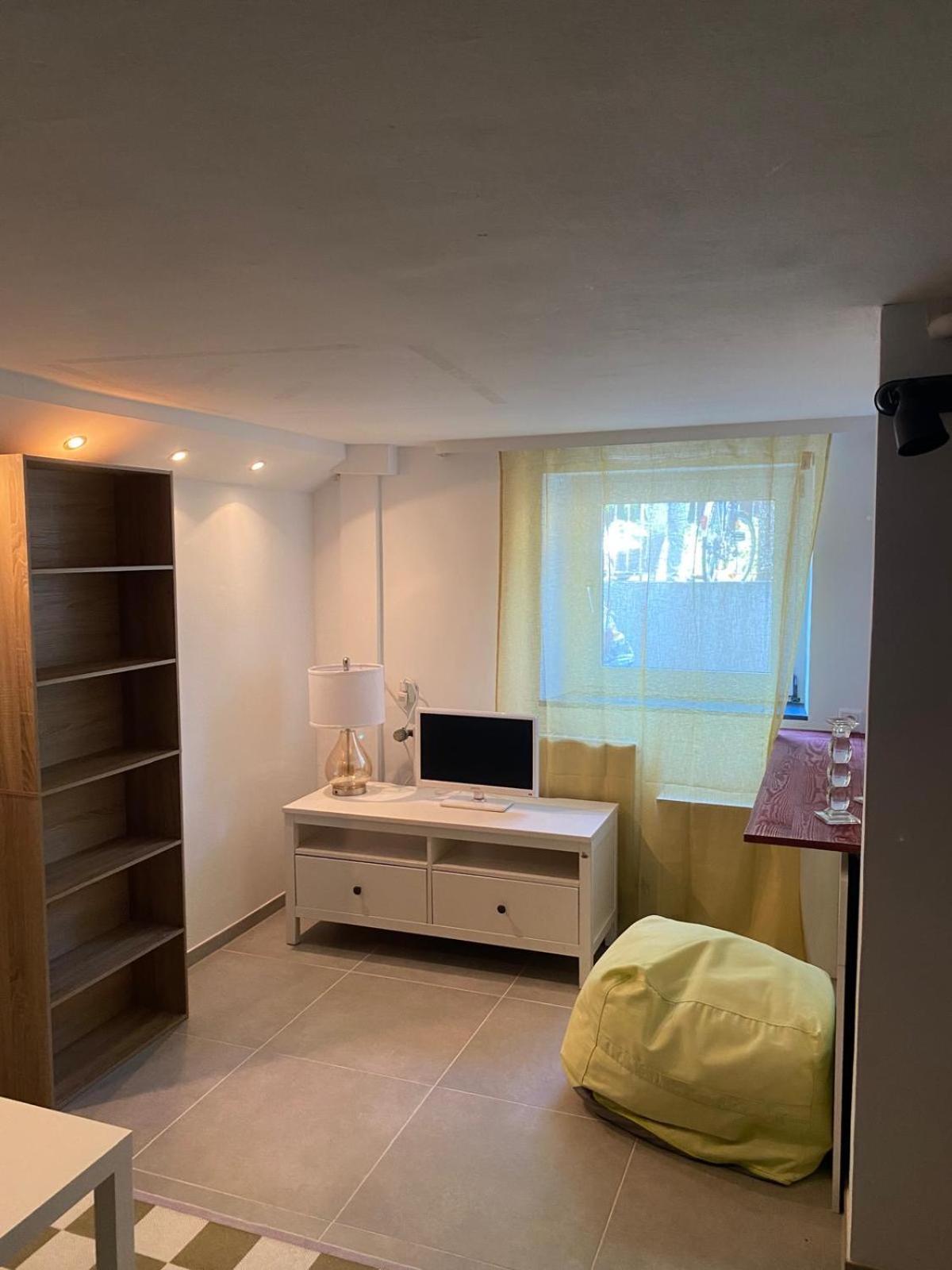 Apartment Schoene 2-zimmer In Sehr Guter Lage