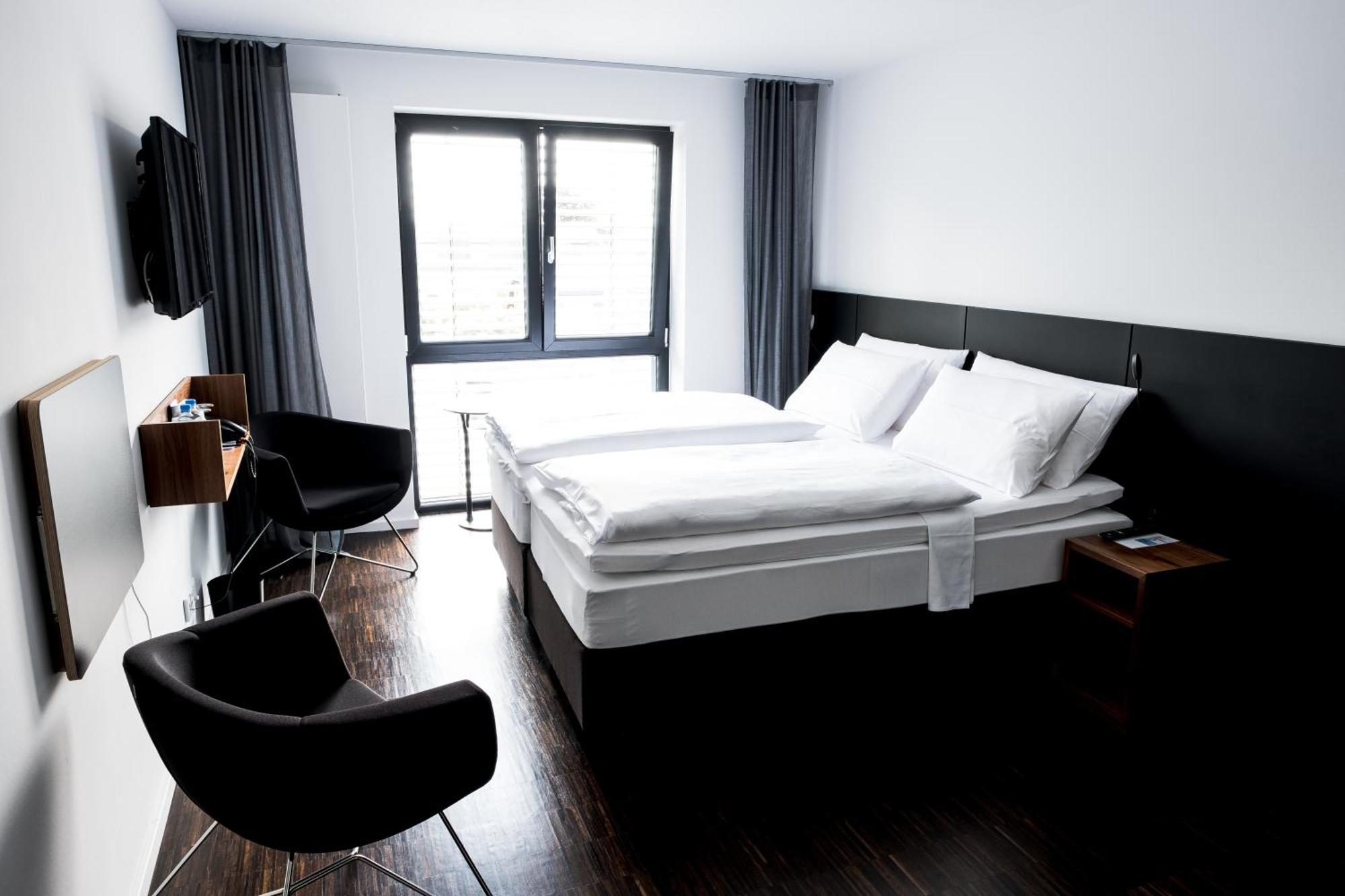&repeat Koeln Airport 4* Colonia