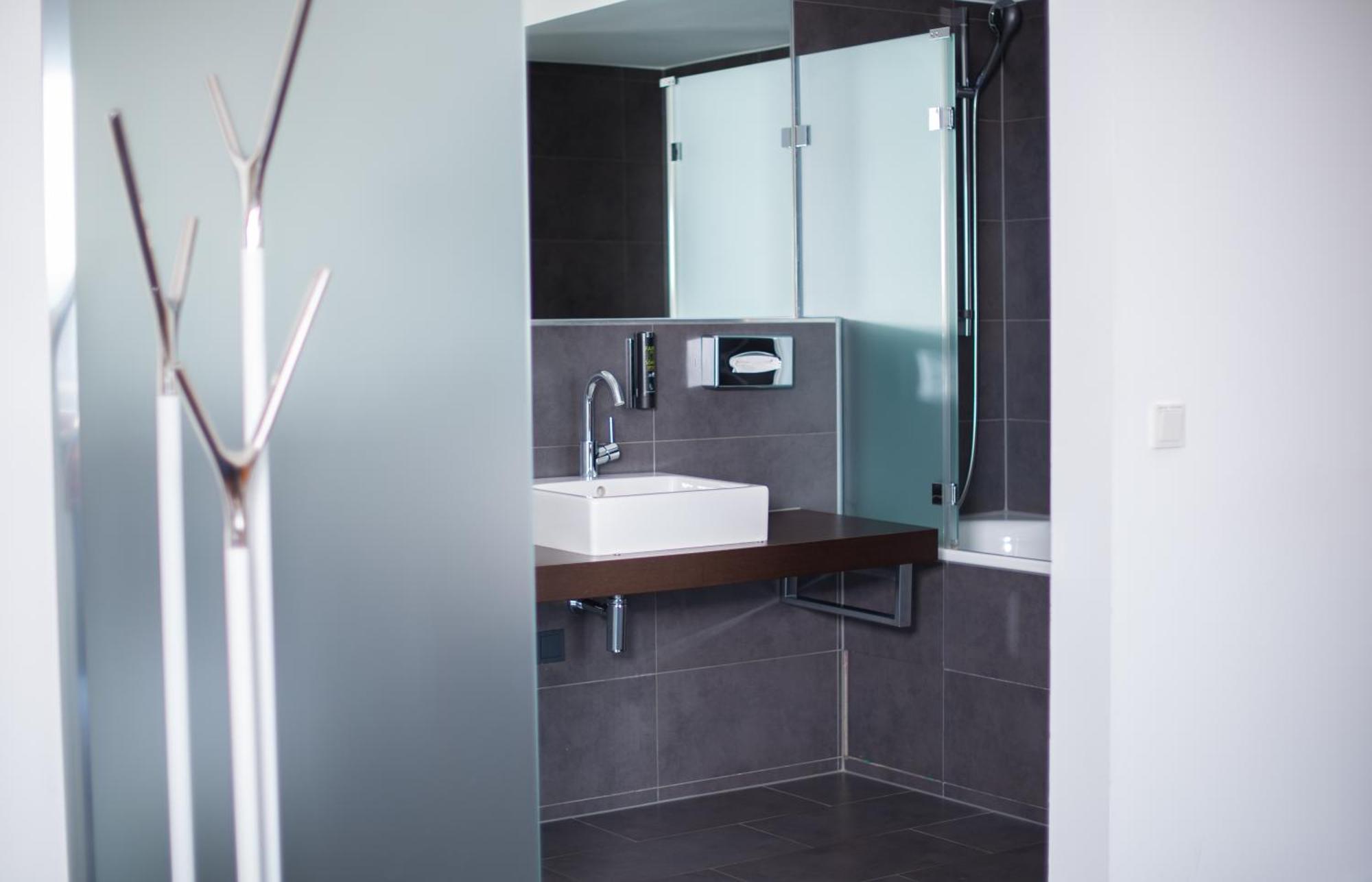 Hotel &repeat Koeln Airport Colonia