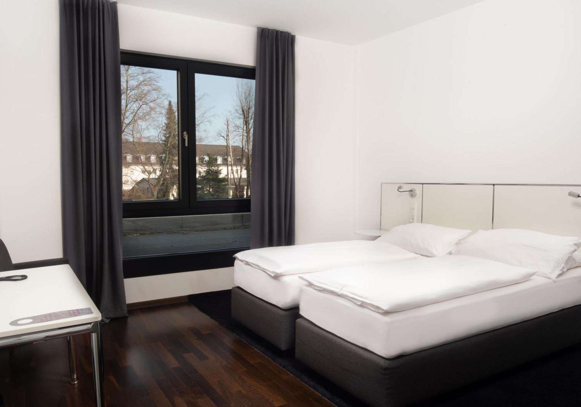 &repeat Koeln Airport Hotel