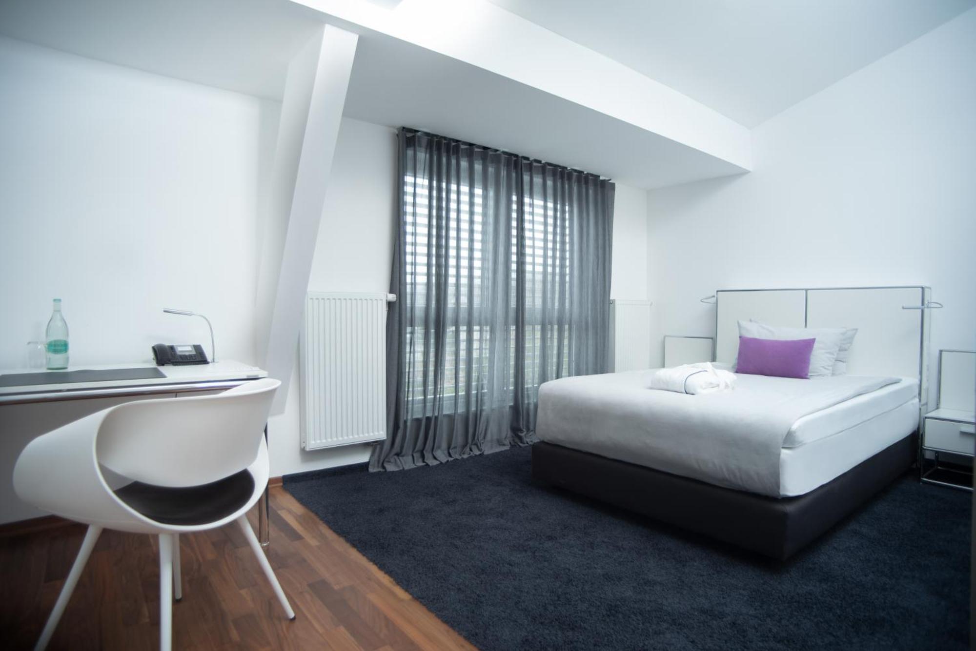 &repeat Koeln Airport Hotel