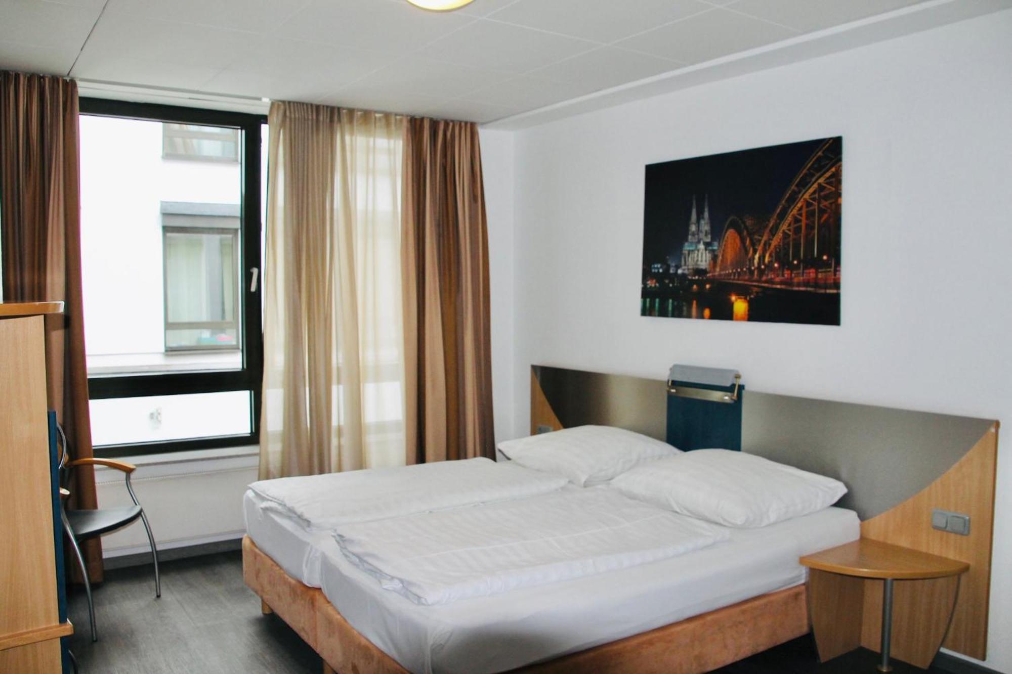 Hotel Opera 3*