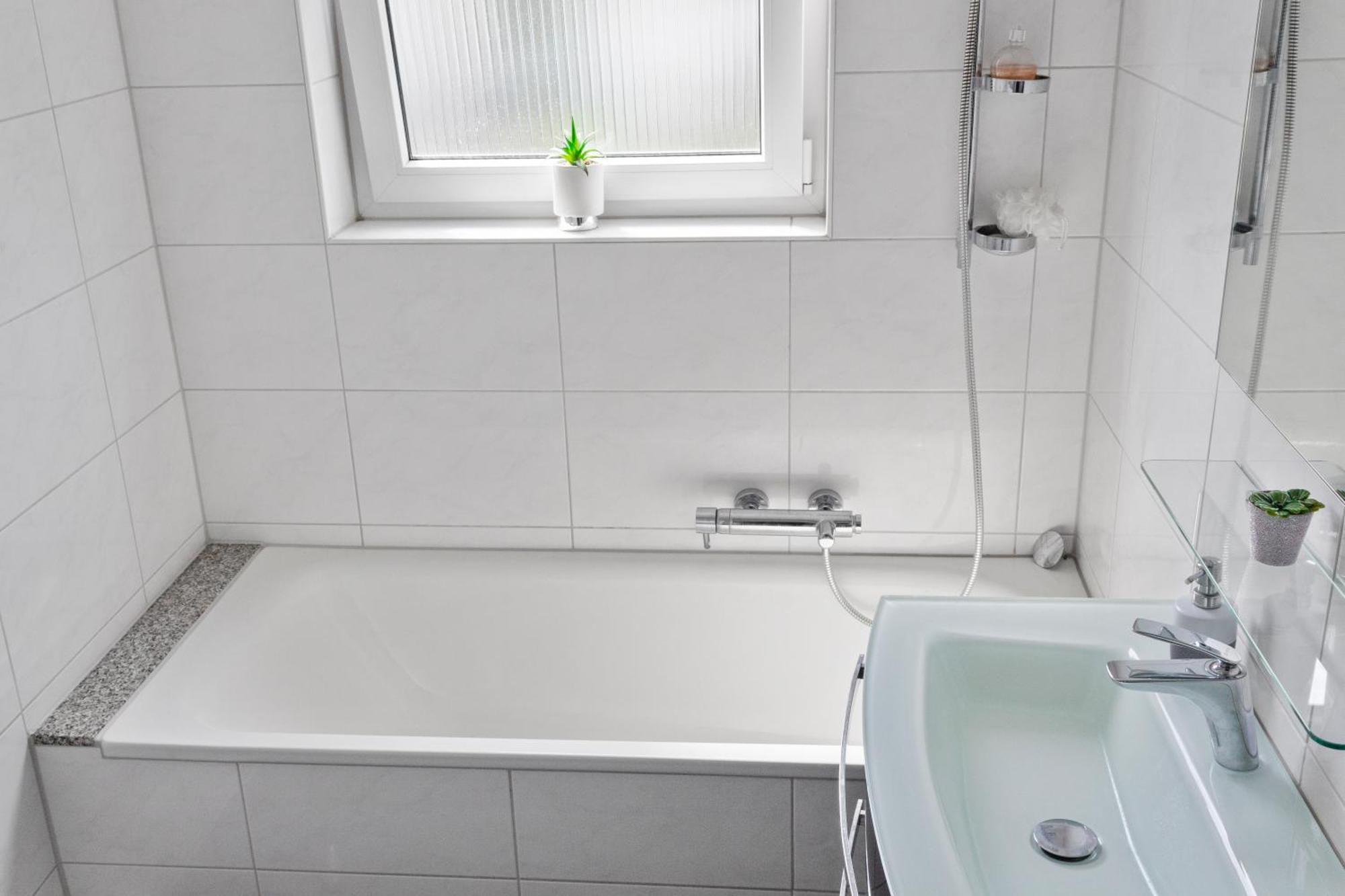 Charmante Maisonette Mit Balkon Und Gartenblick *