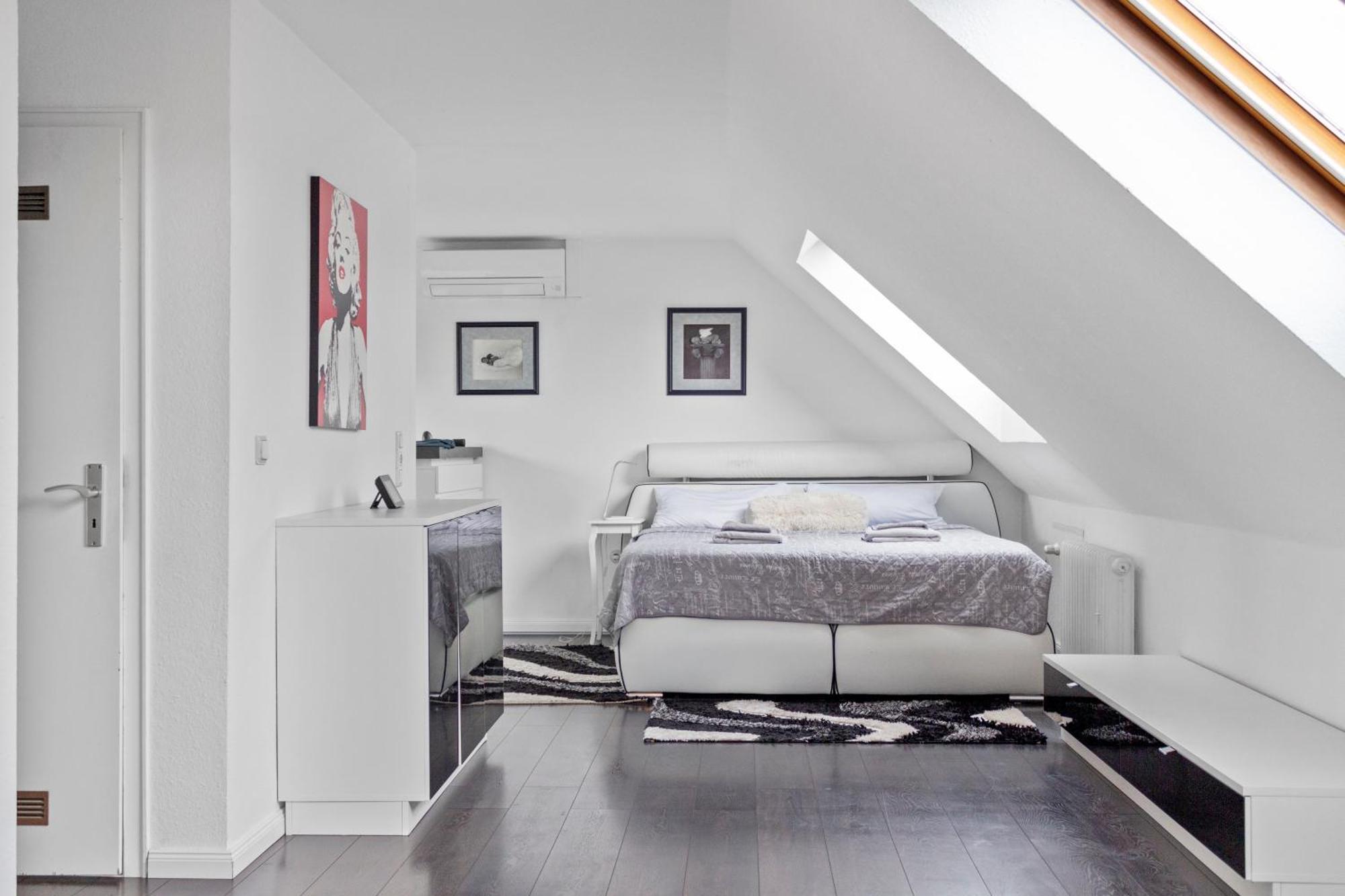 Charmante Maisonette Mit Balkon Und Gartenblick