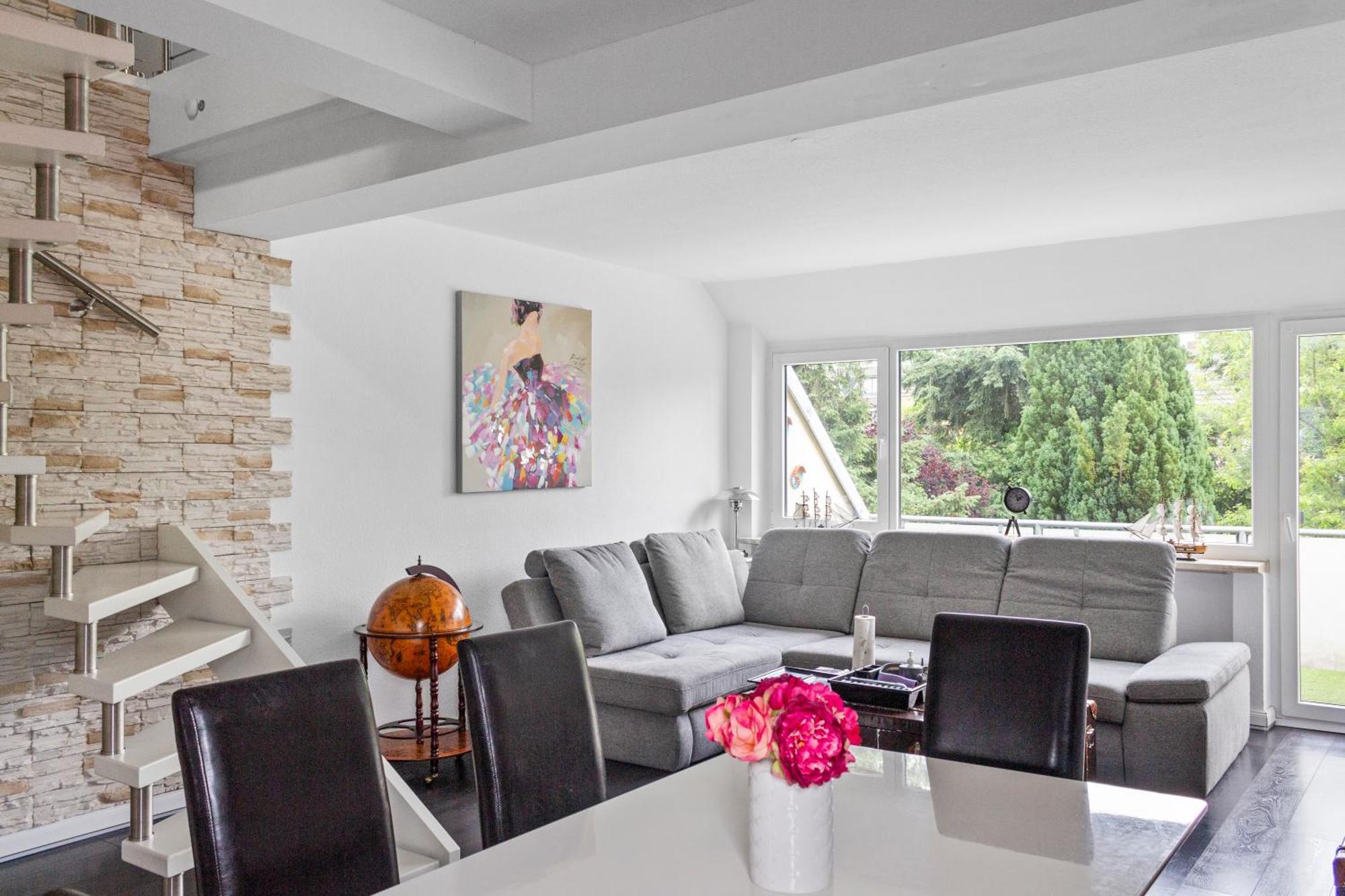 Charmante Maisonette Mit Balkon Und Gartenblick *