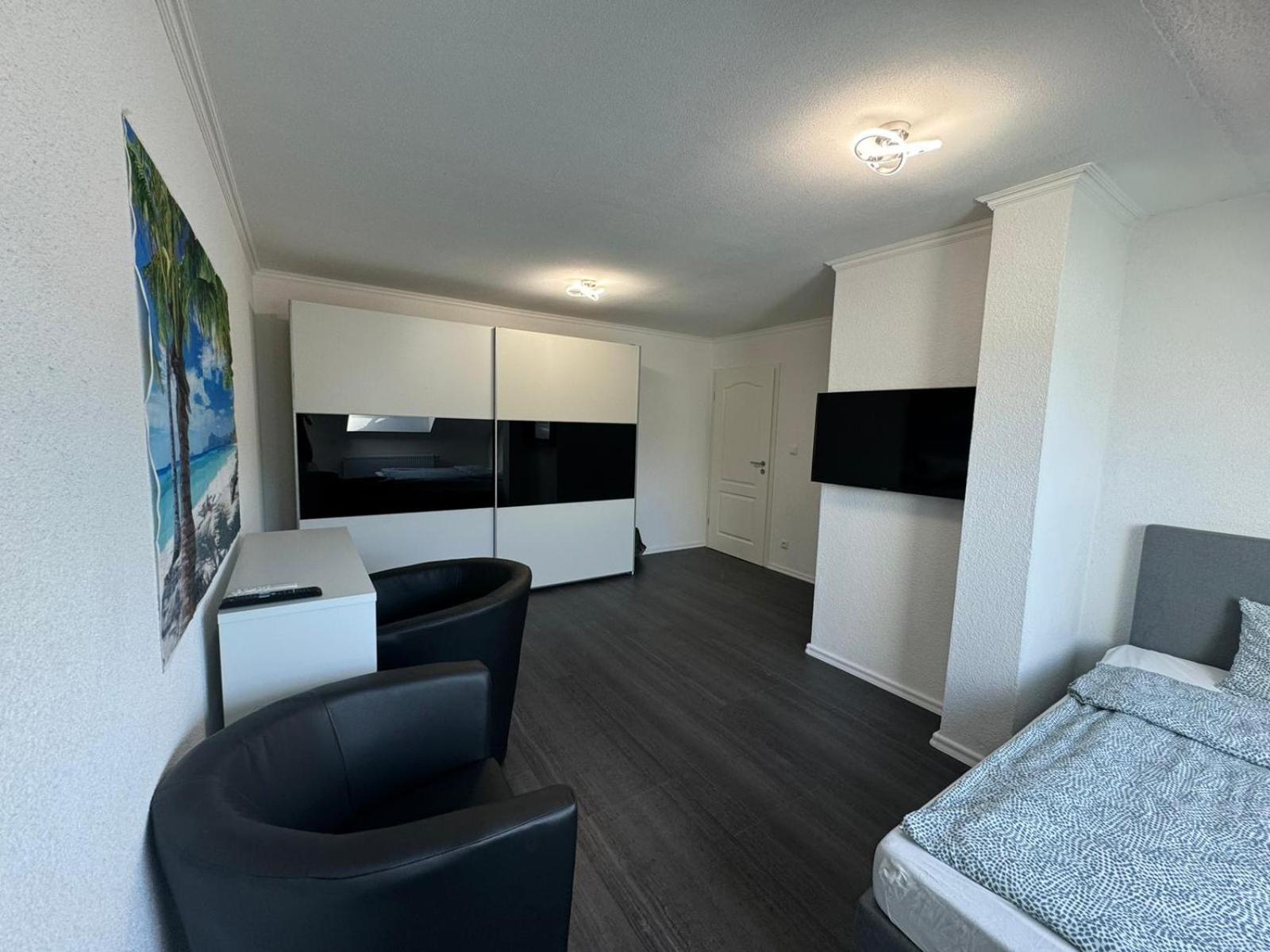 Urlaubszimmer 5 Airport Bonn Flughafen Homestay