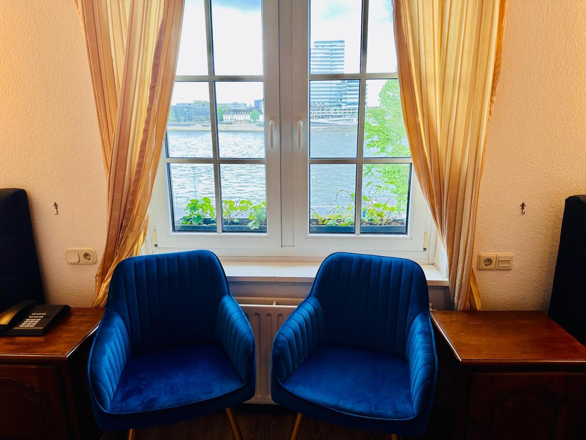 Altstadthotel Hayk Am Rhein 3*