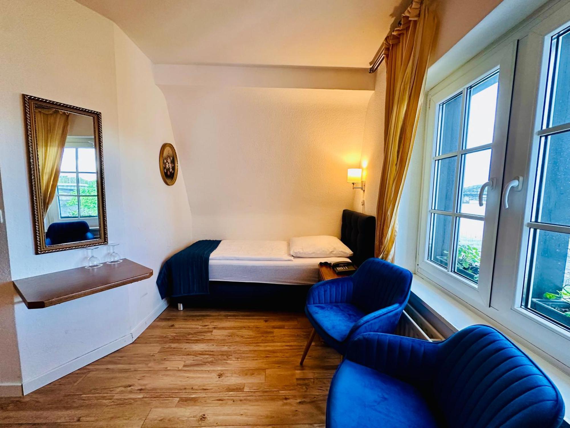 Hotel Altstadthotel Hayk Am Rhein