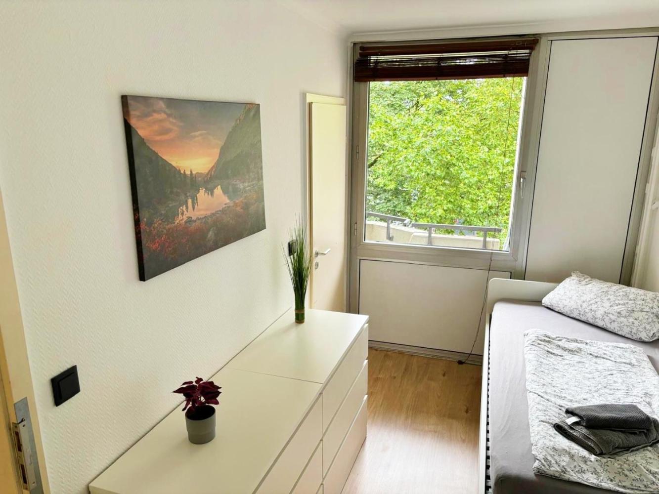 Apartment Monteurwohnung In Koeln-kalk *