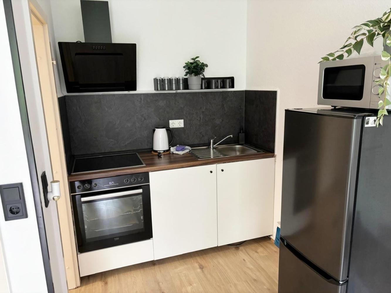 Monteurwohnung In Koeln-kalk Apartment