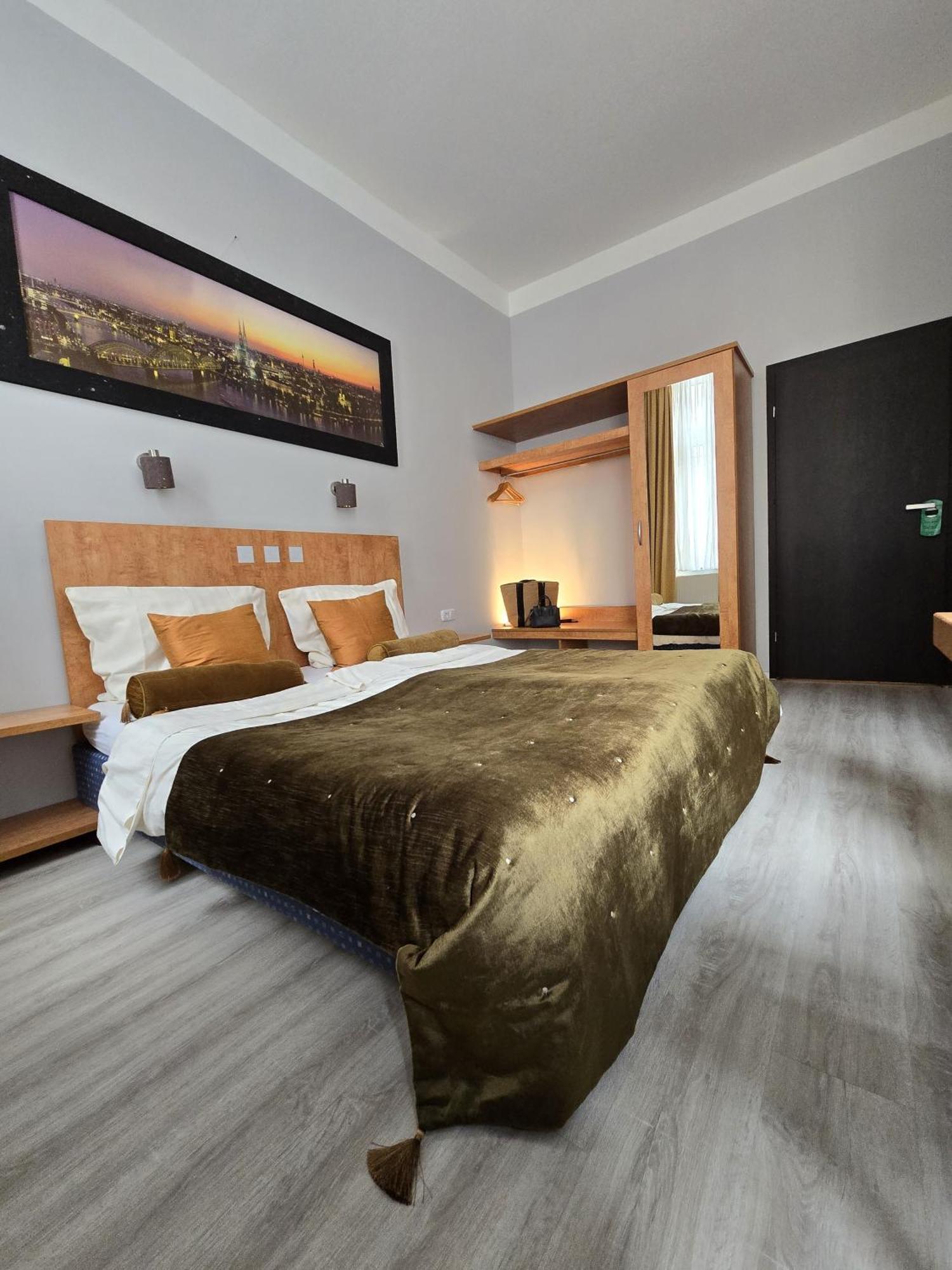 Hotel Storch 2*