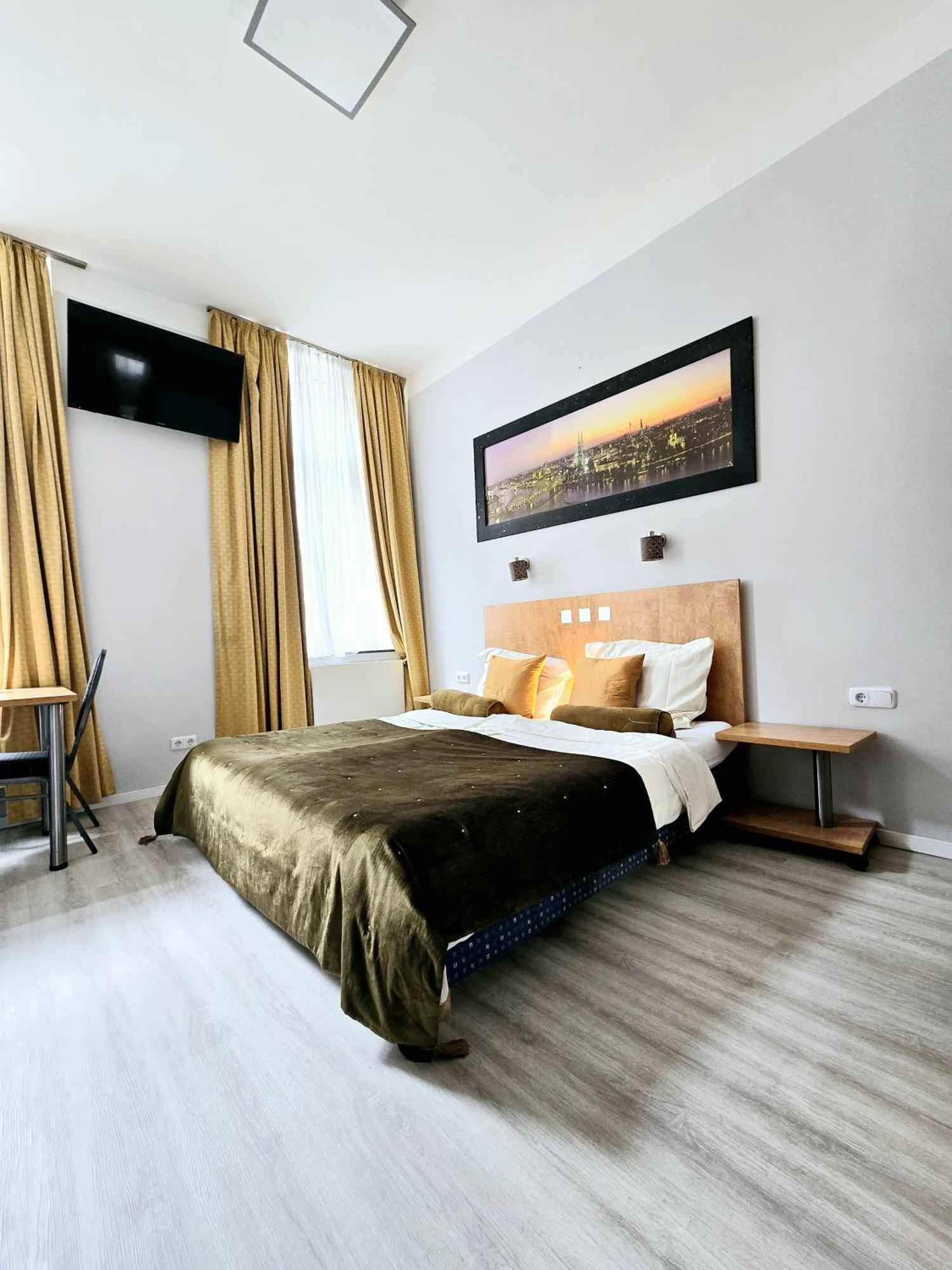 Hotel Storch 2*