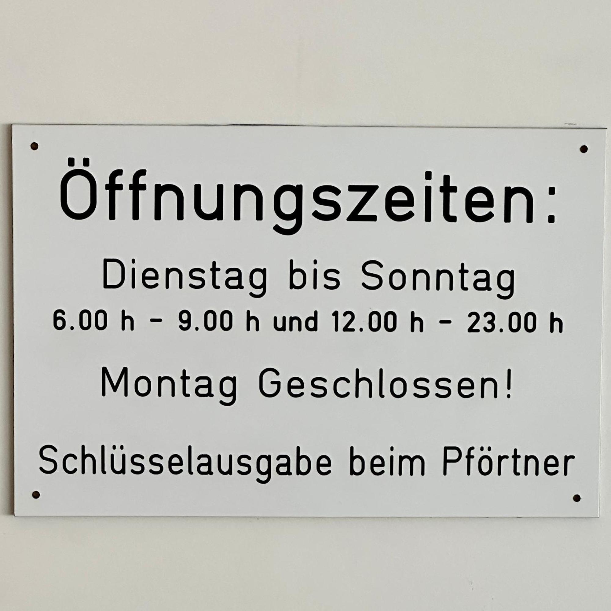 Domspitzen-blick, Cooles 2 Mit Indoor-swimmingpool Auf Dem Dach, Kueche Und Smart-tv
