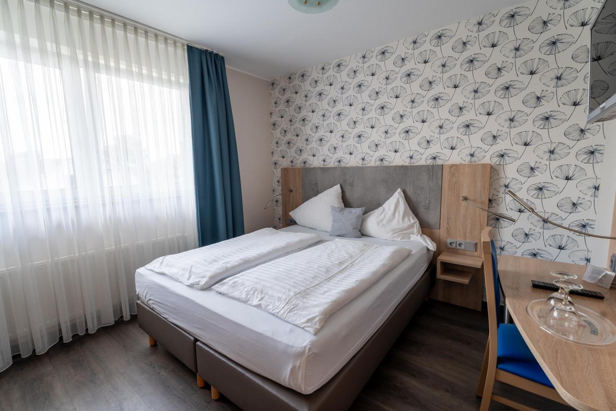Airport Business Hotel 3*