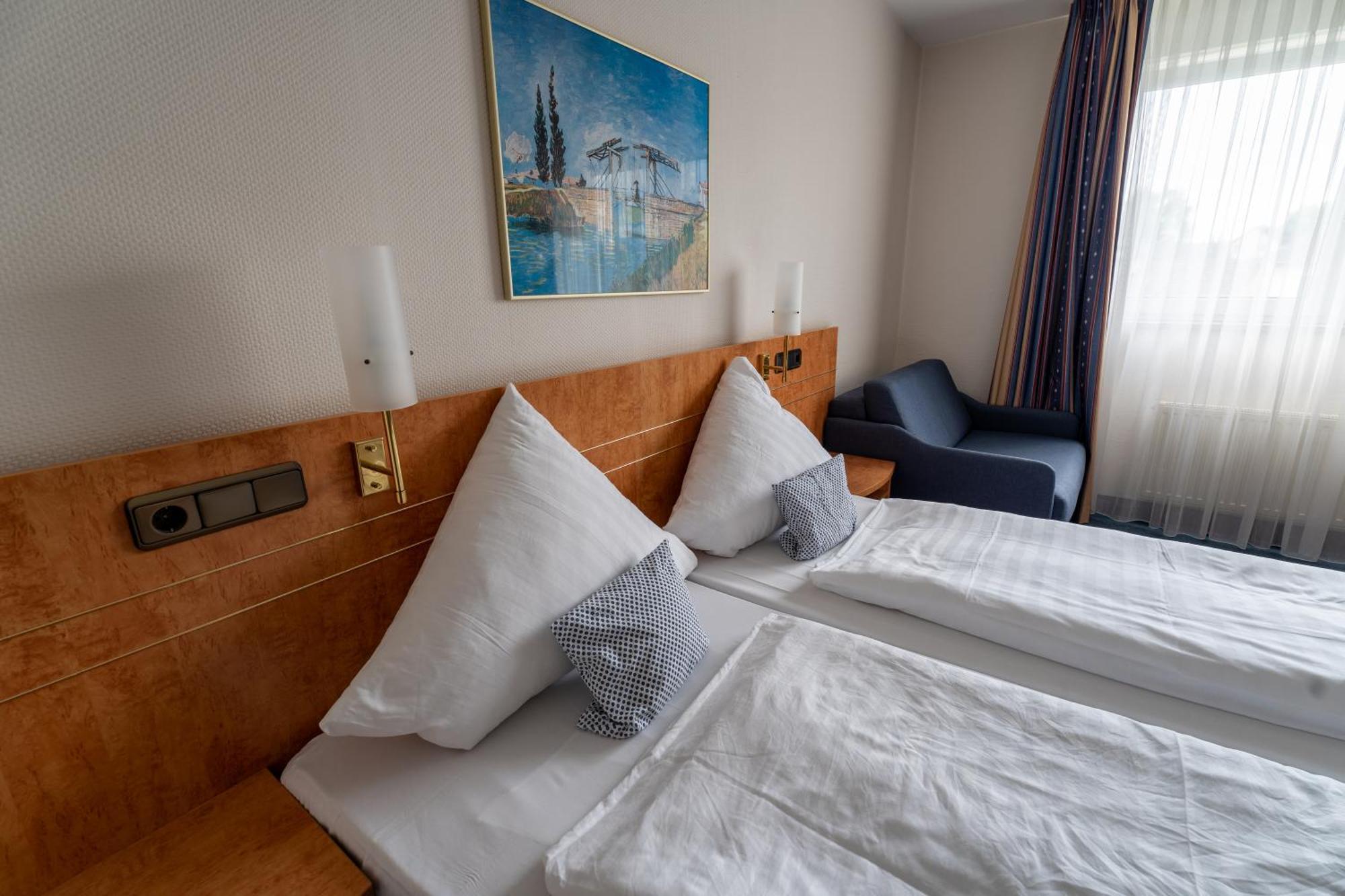 Airport Business Hotel