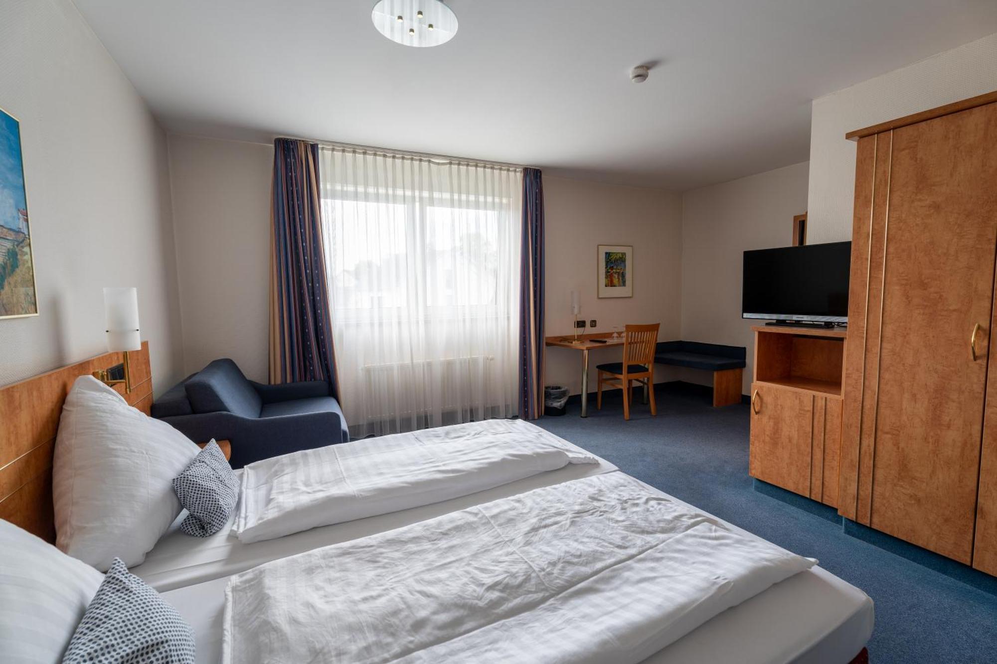 Airport Business Hotel 3*
